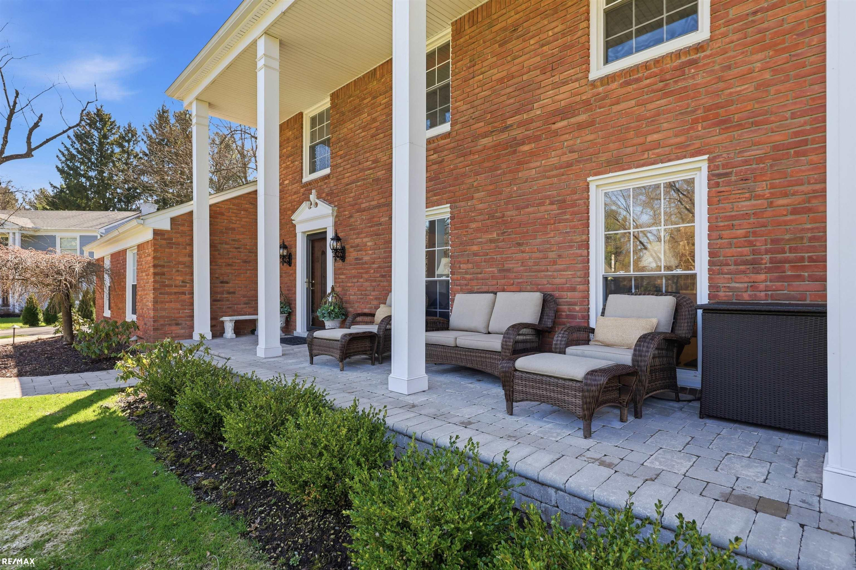 938 Candlestick Court, MI 48304 — Photo 36