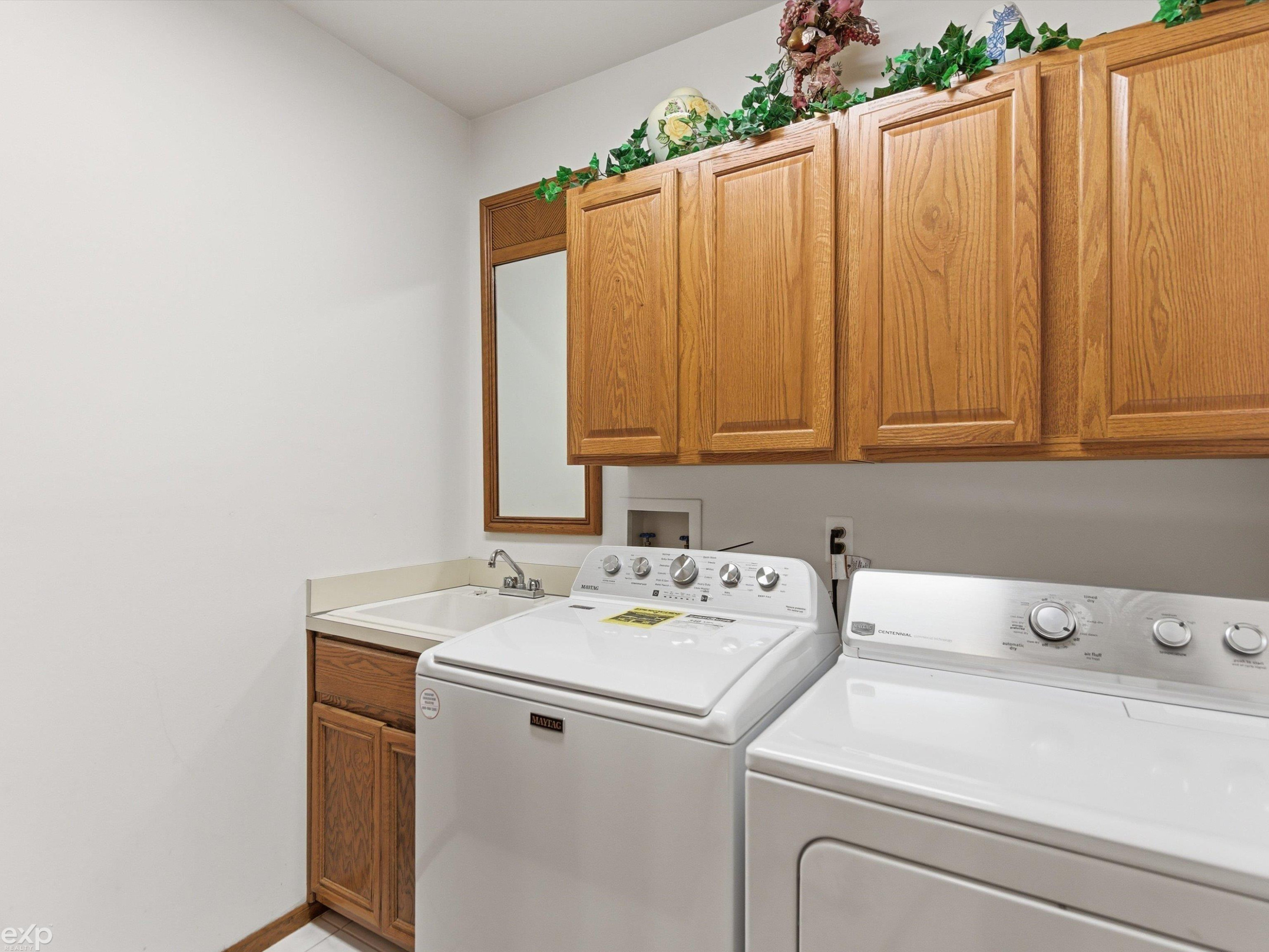 48290 Lakeland Drive, Shelby, MI 48317 — Photo 23