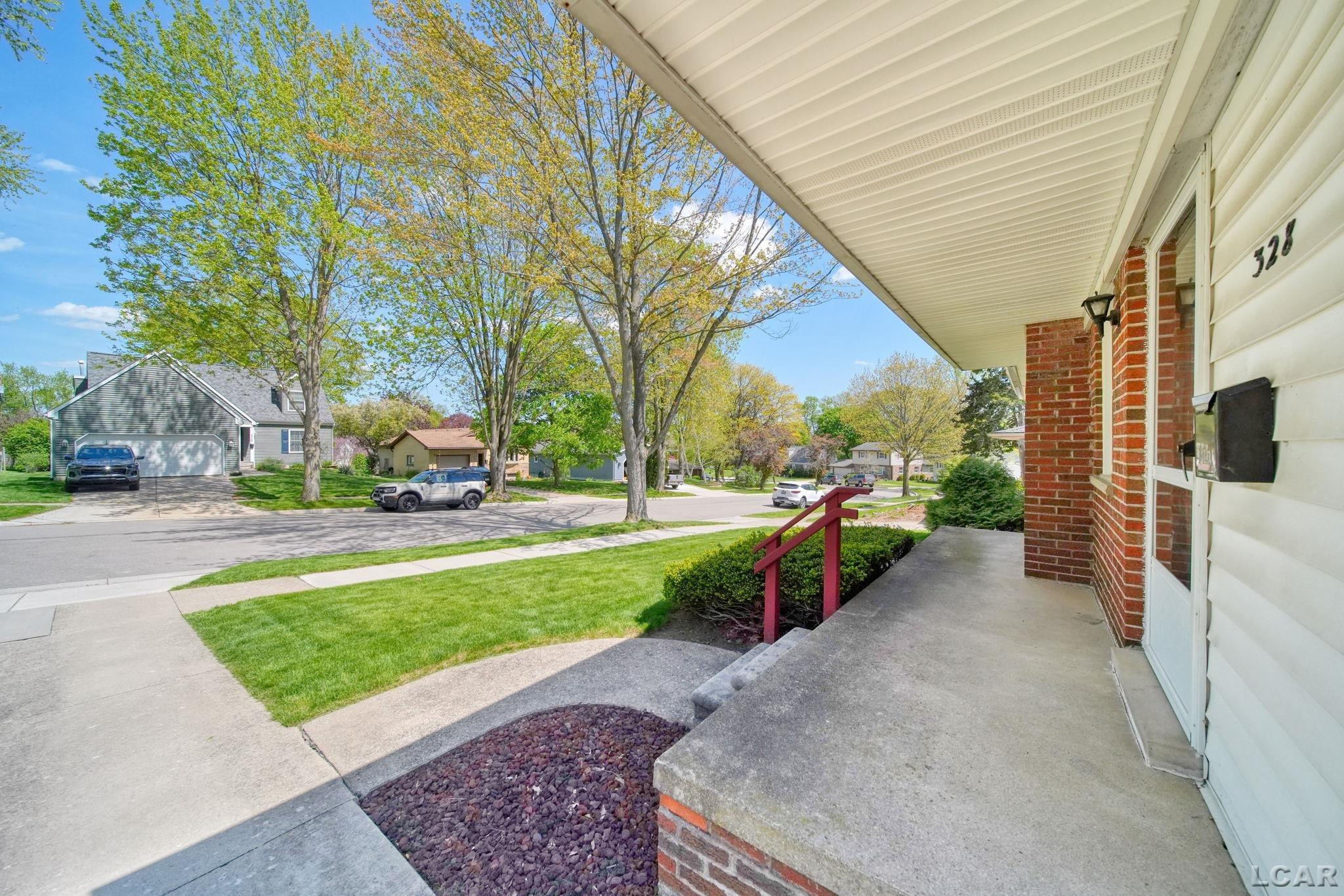 328 Hillcrest Drive, Saline, MI 48176 — Photo 3