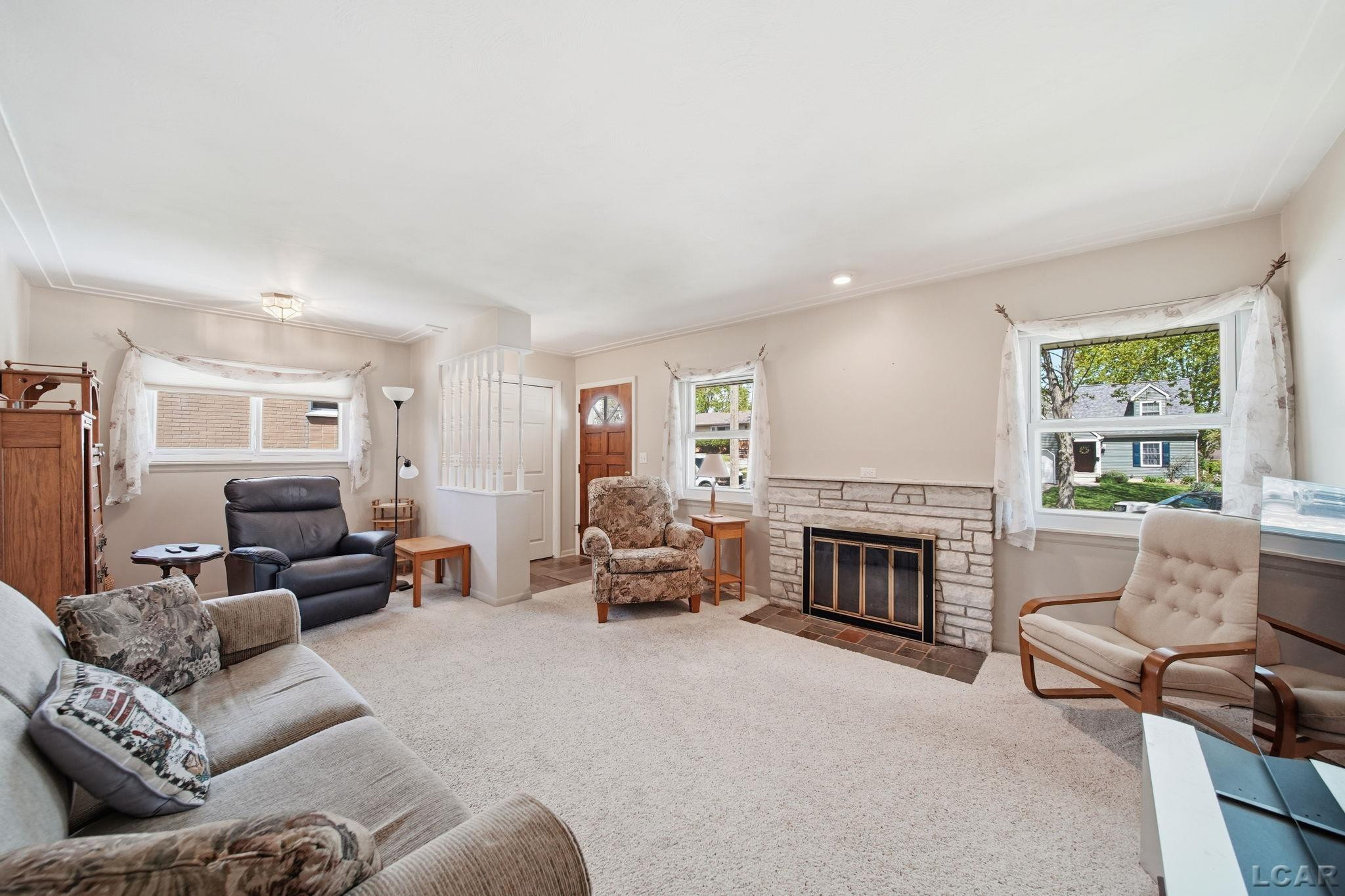 328 Hillcrest Drive, Saline, MI 48176 — Photo 8