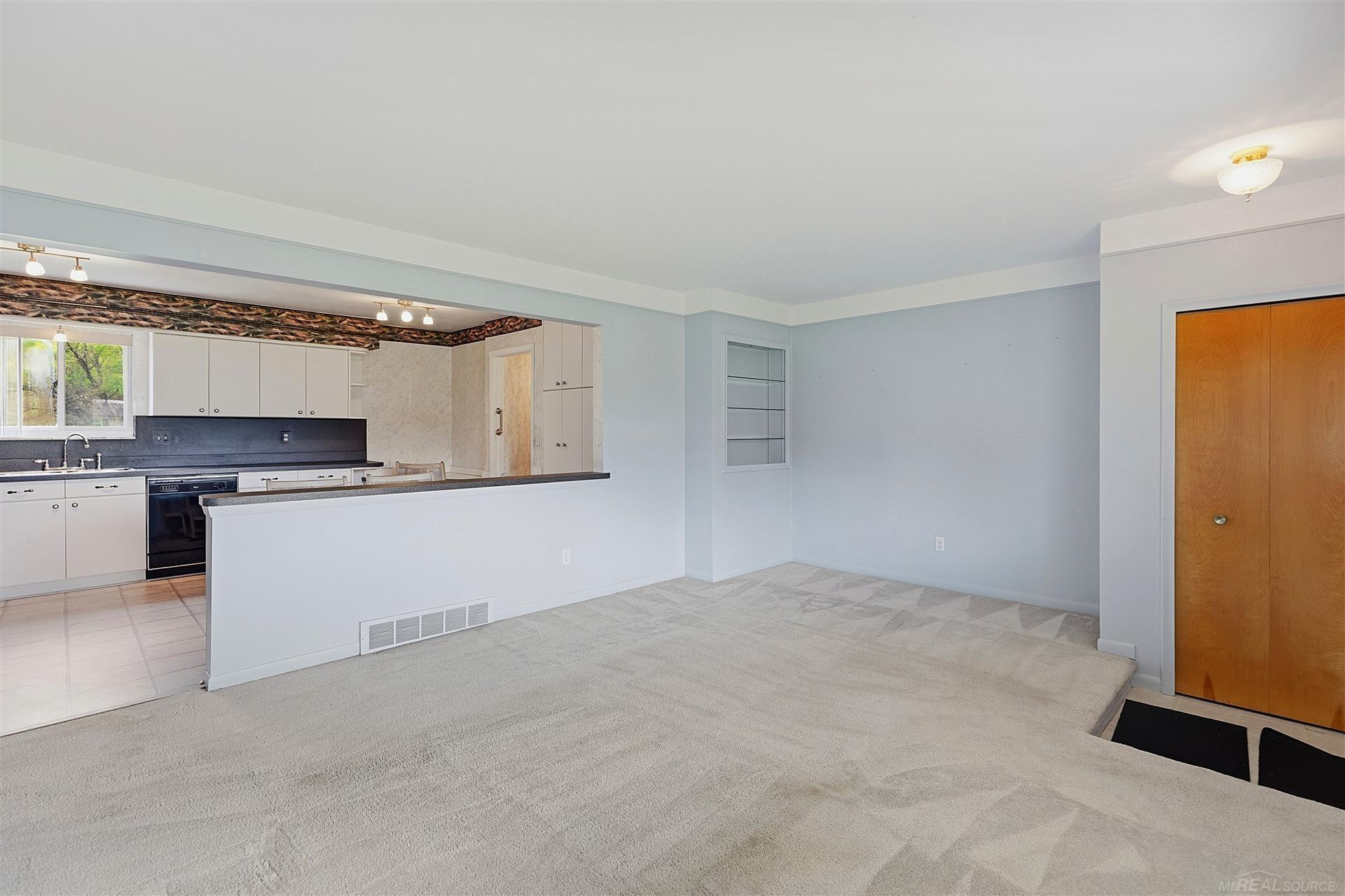 48809 Sugarbush Road, Chesterfield, MI 48047 — Photo 4