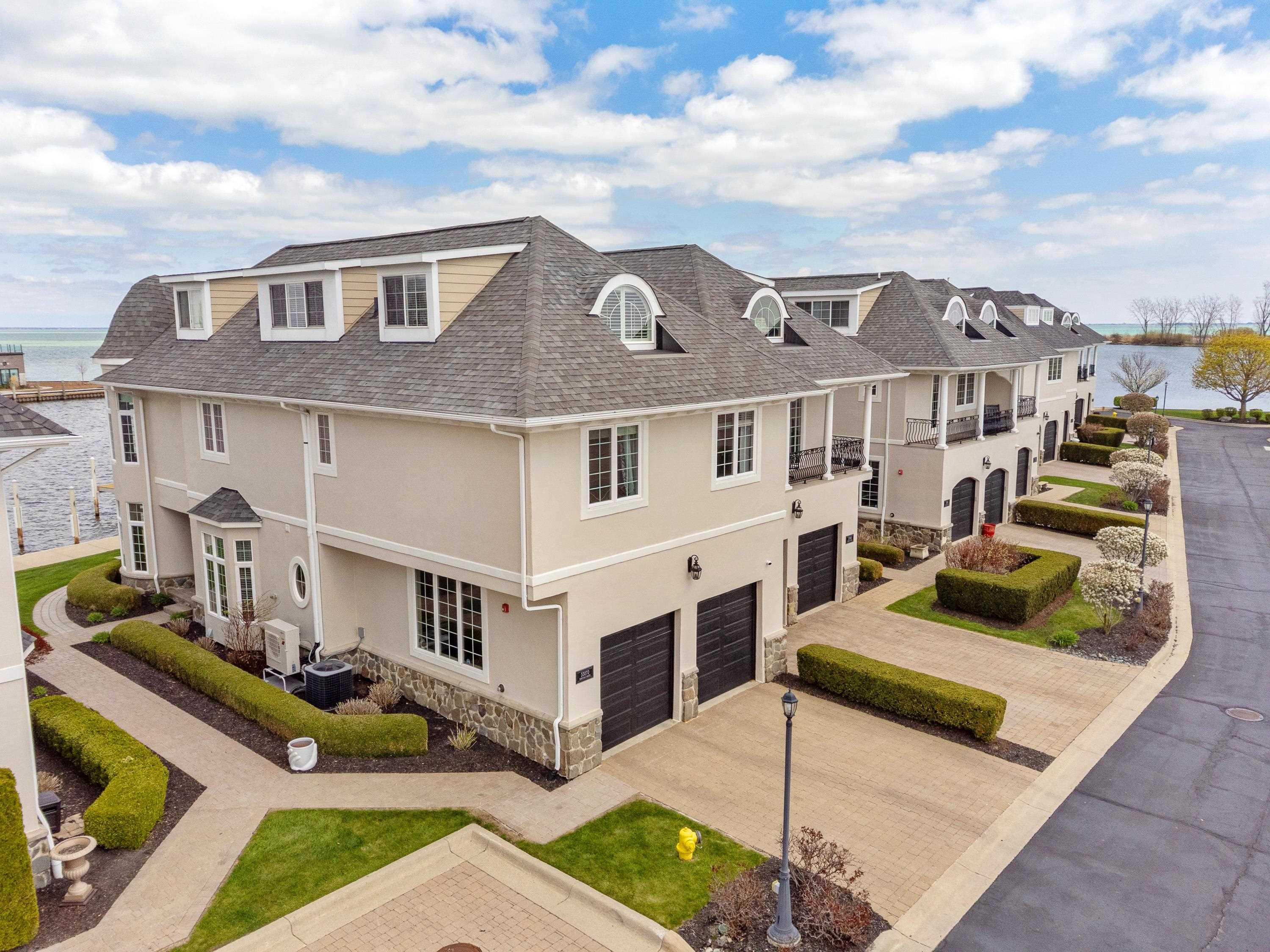 33070 VENETIAN POINTE Drive, 7, MI — Photo 4