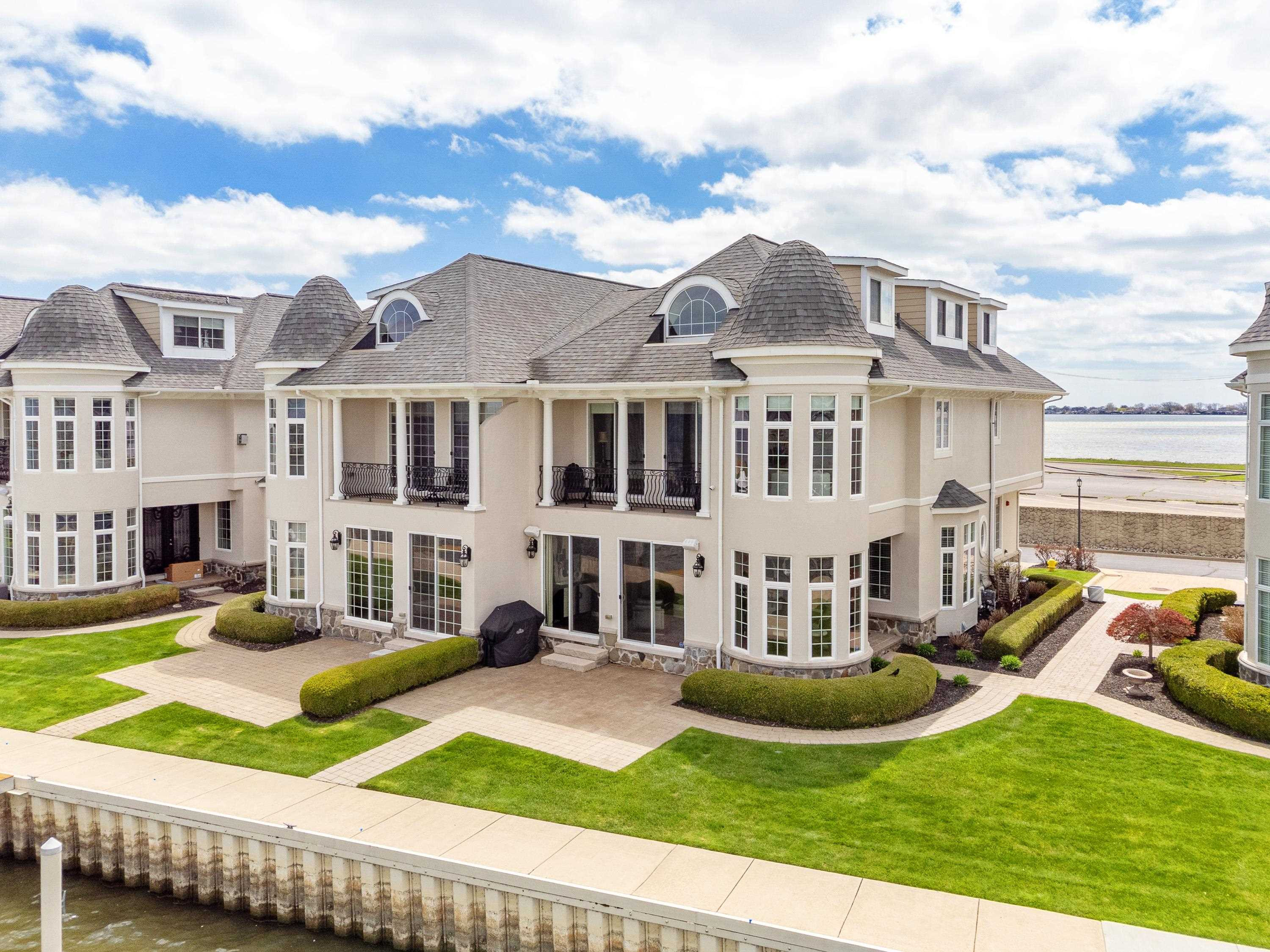 33070 VENETIAN POINTE Drive, 7, MI — Photo 6
