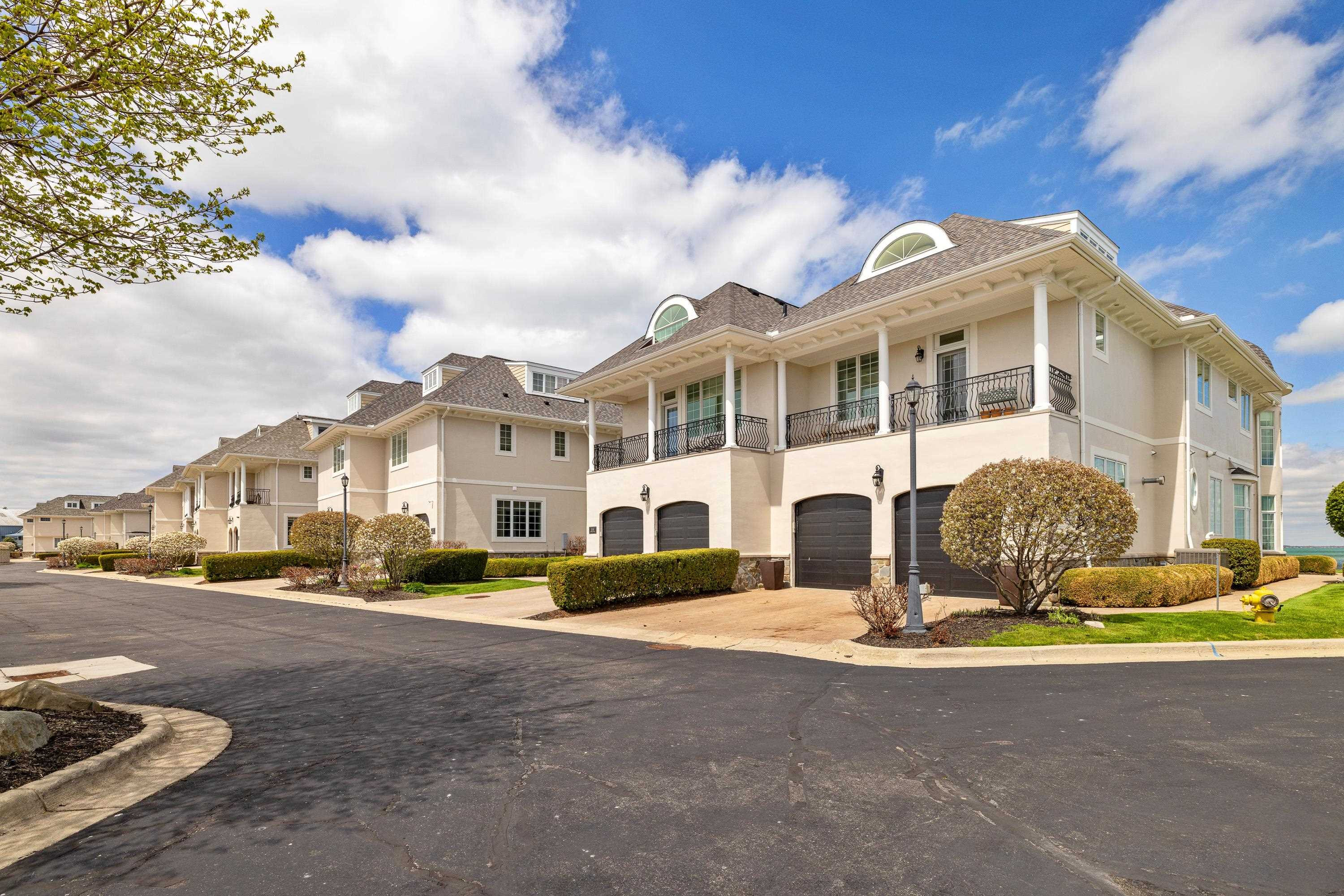 33070 VENETIAN POINTE Drive, 7, MI — Photo 10