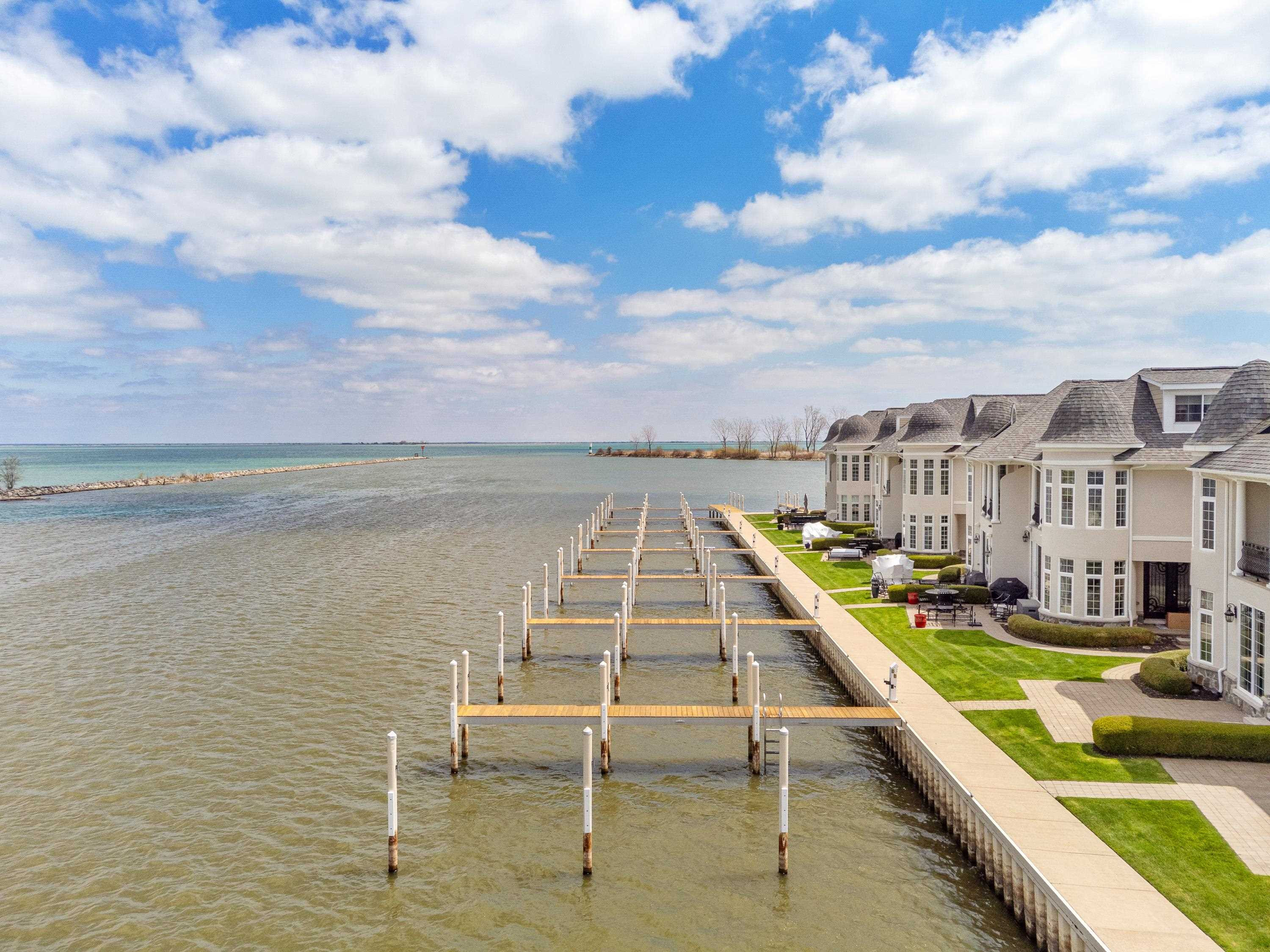 33070 VENETIAN POINTE Drive, 7, MI — Photo 14