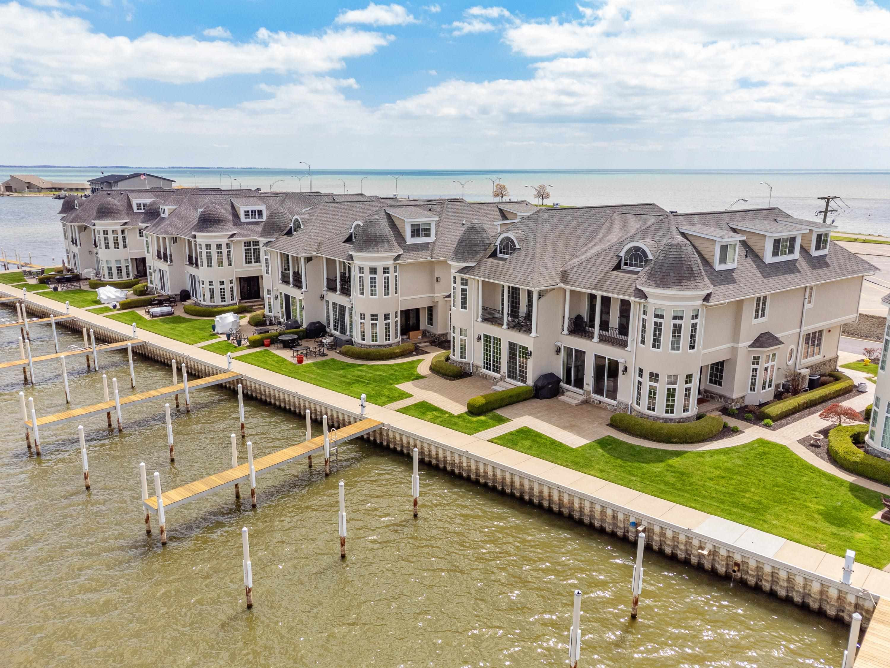 33070 VENETIAN POINTE Drive, 7, MI — Photo 15