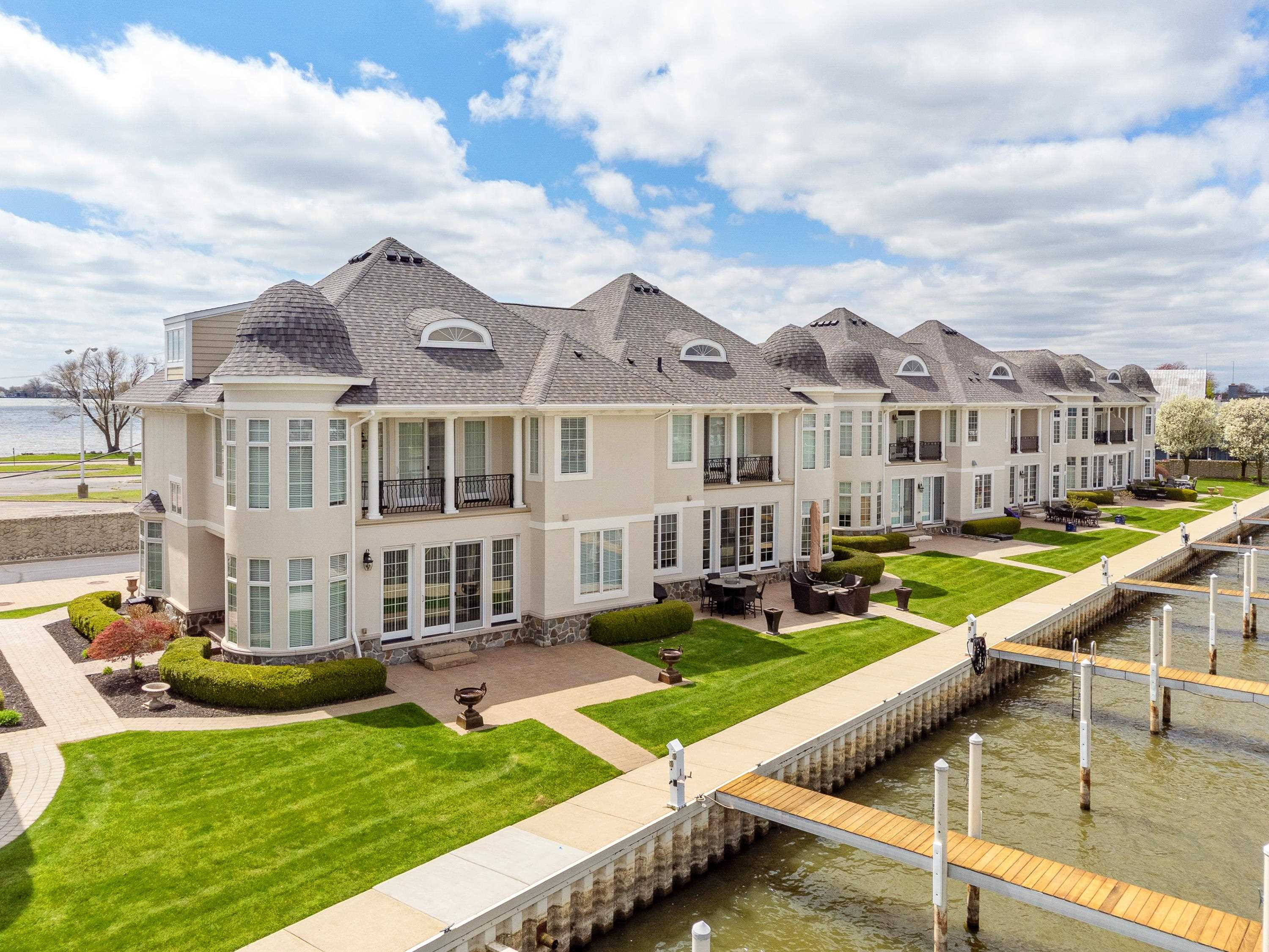 33070 VENETIAN POINTE Drive, 7, MI — Photo 16