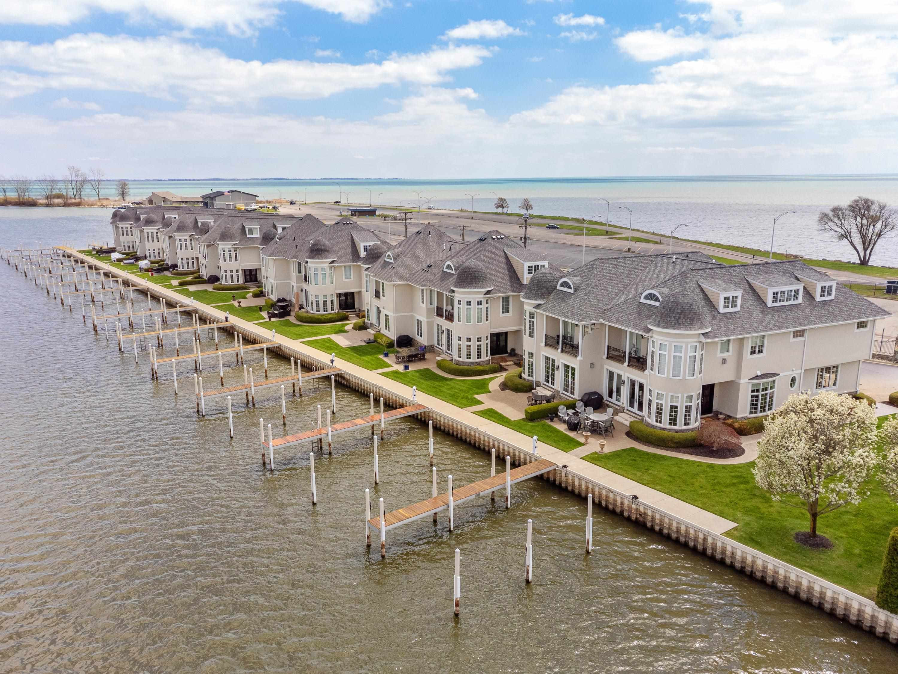 33070 VENETIAN POINTE Drive, 7, MI — Photo 18