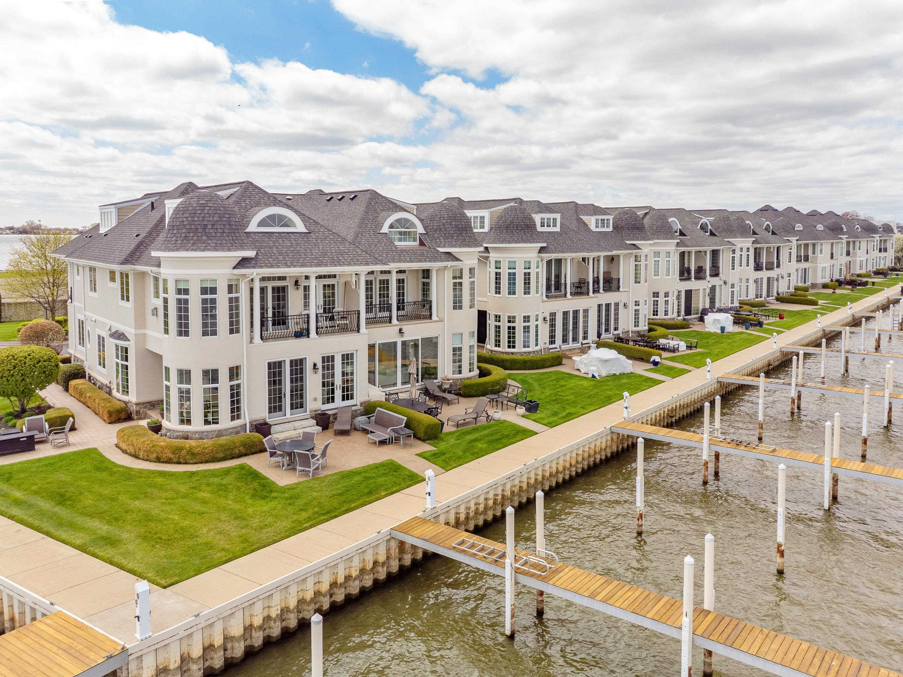33070 VENETIAN POINTE Drive, 7, MI — Photo 20
