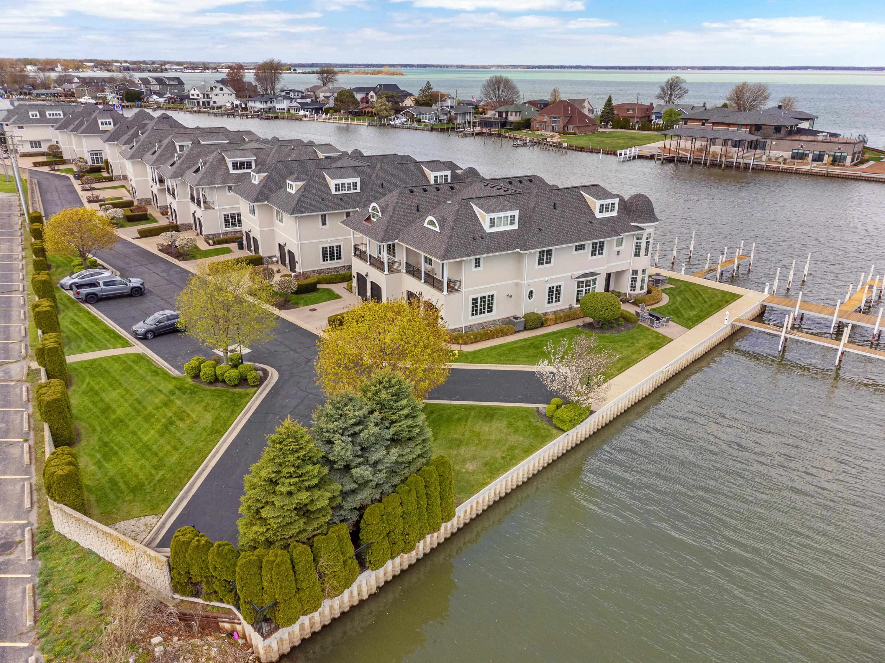 33070 VENETIAN POINTE Drive, 7, MI — Photo 21