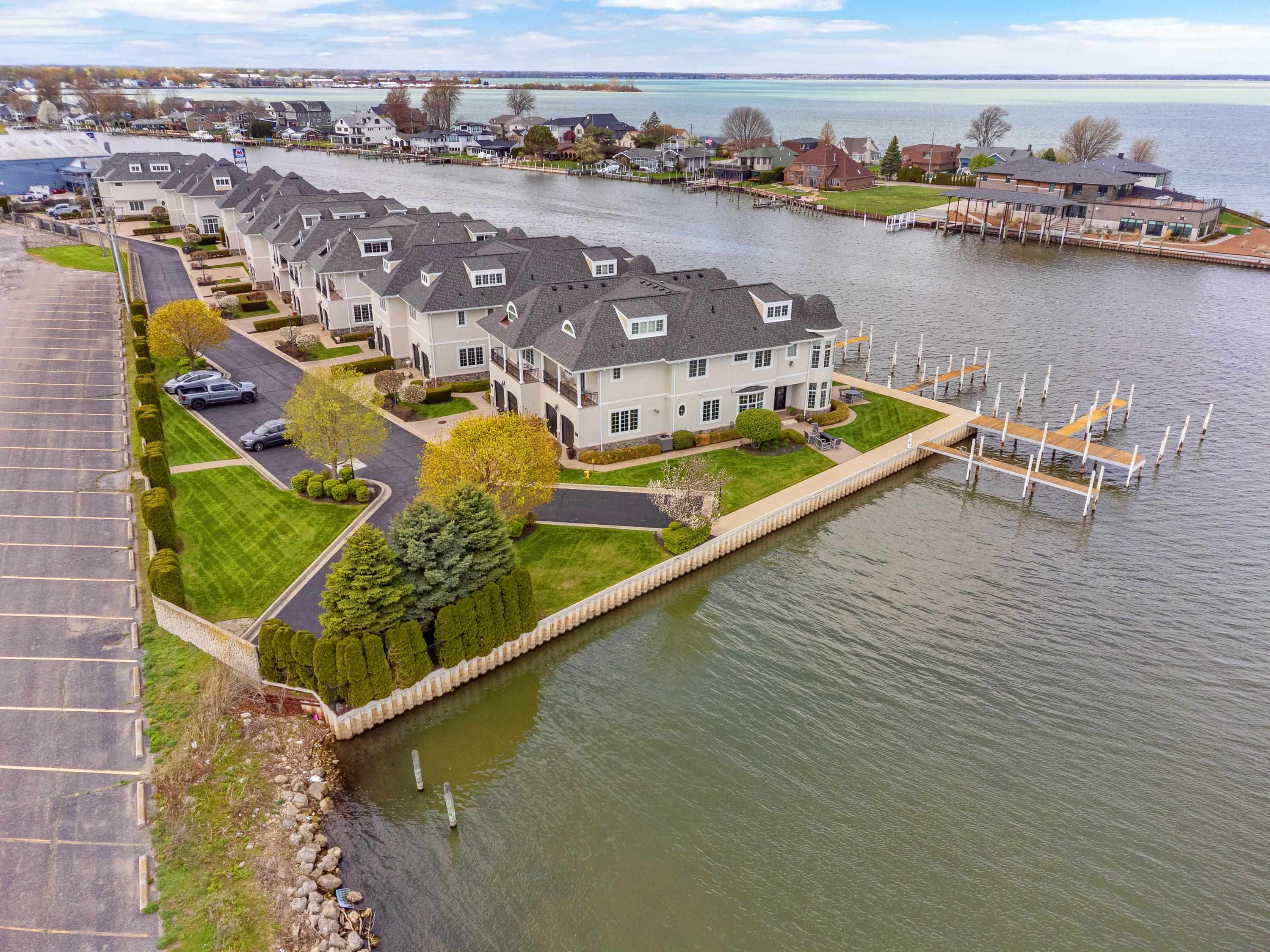 33070 VENETIAN POINTE Drive, 7, MI — Photo 22