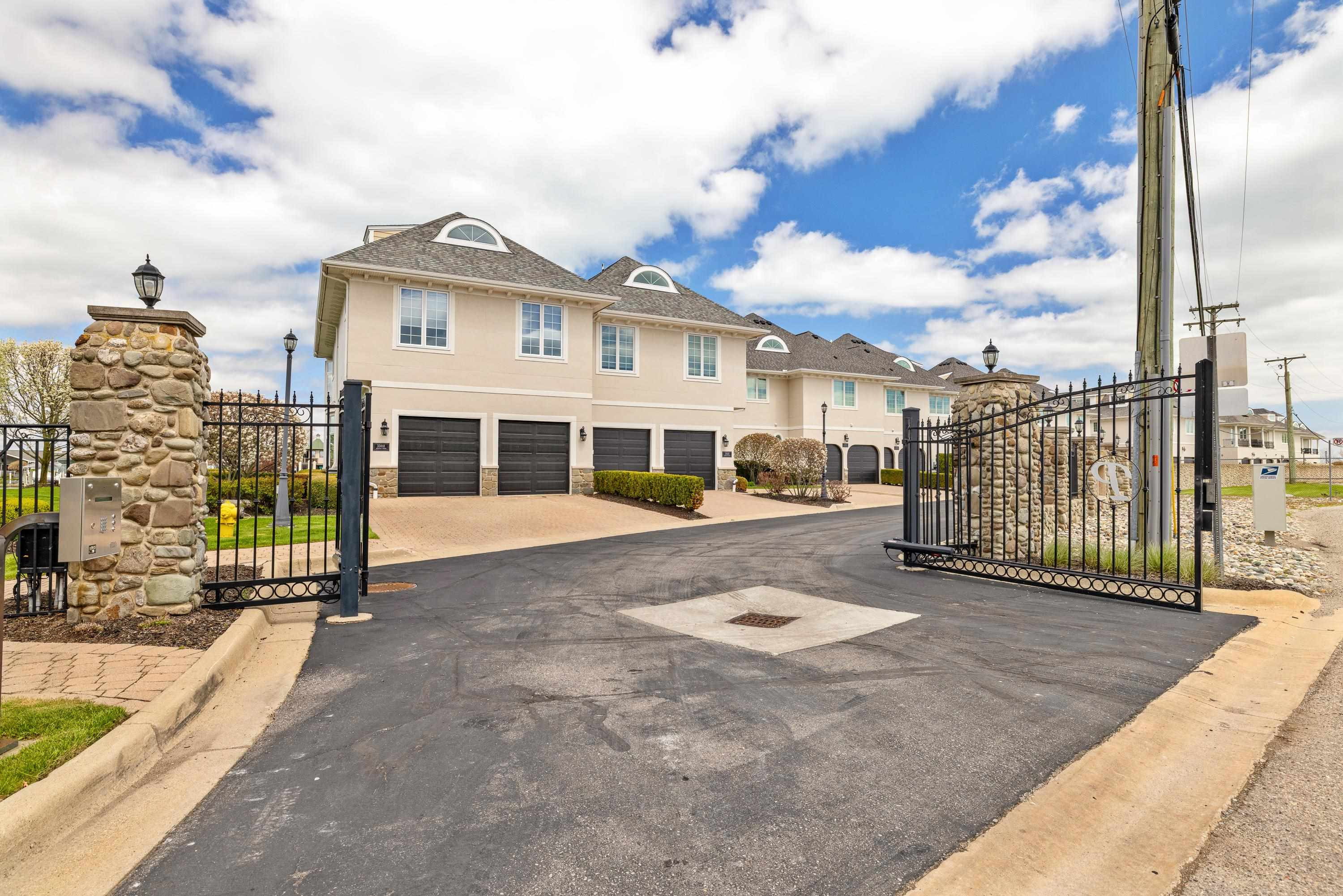 33070 VENETIAN POINTE Drive, 7, MI — Photo 24