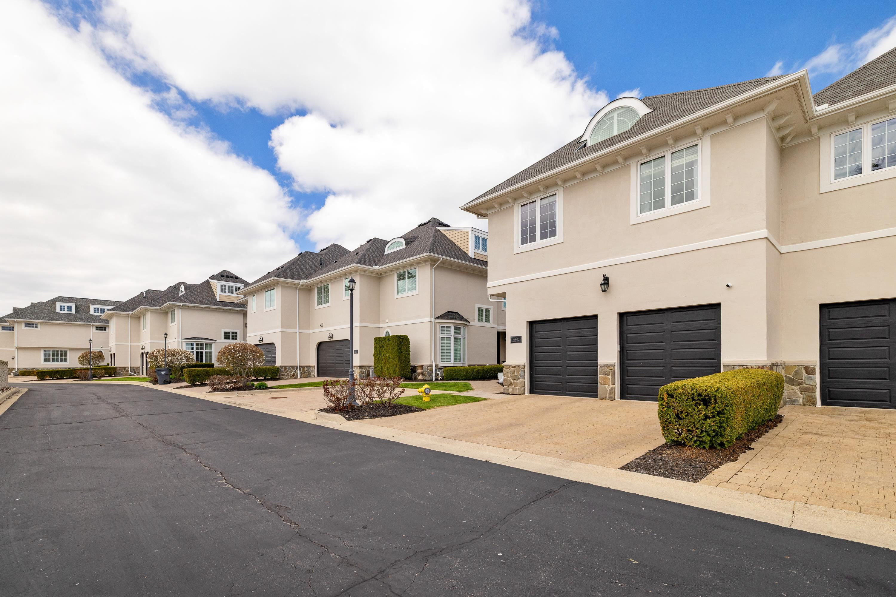 33070 VENETIAN POINTE Drive, 7, MI — Photo 29