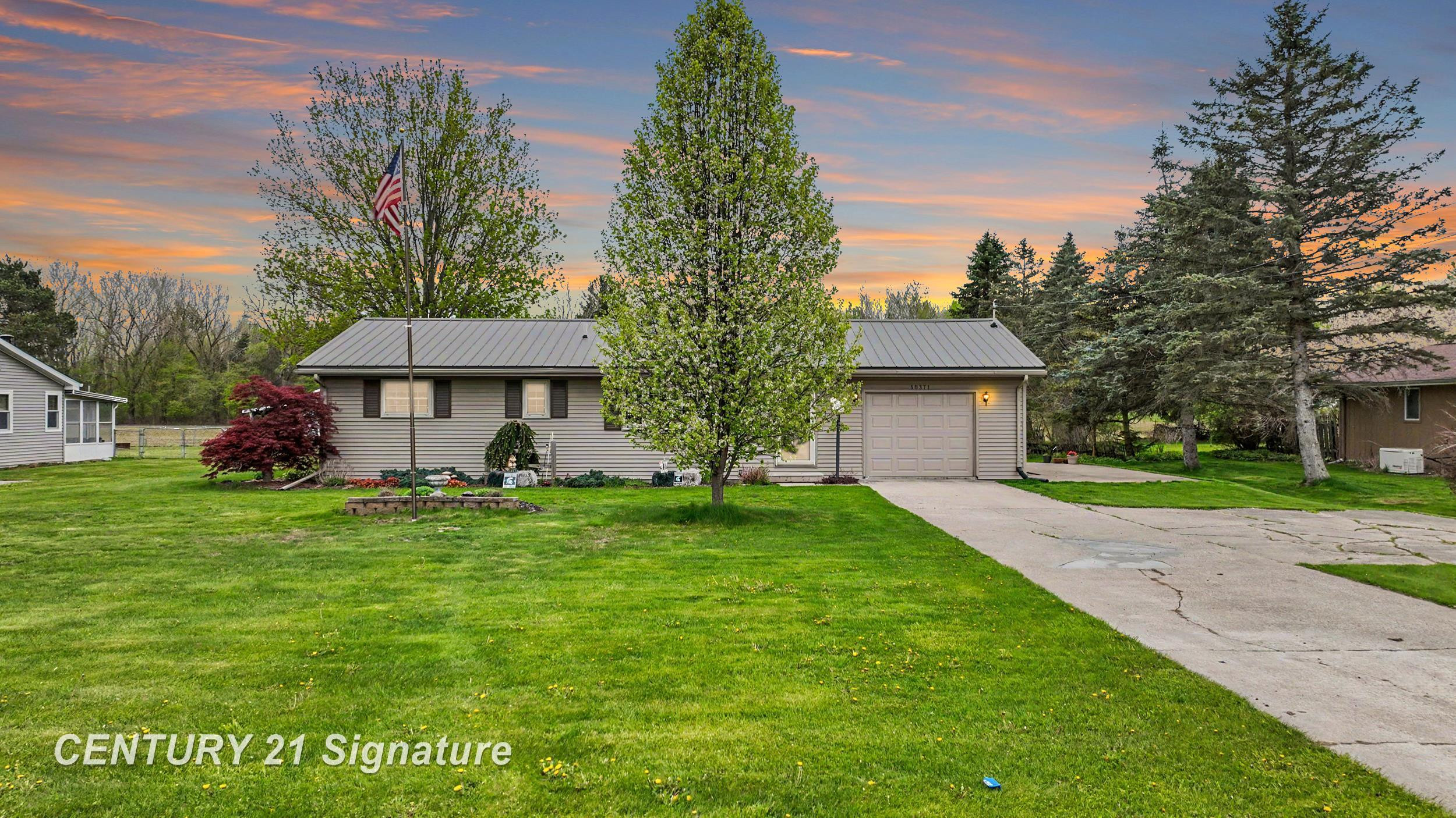 10371 Tittabawassee Road, Freeland, MI 48623 — front exterior