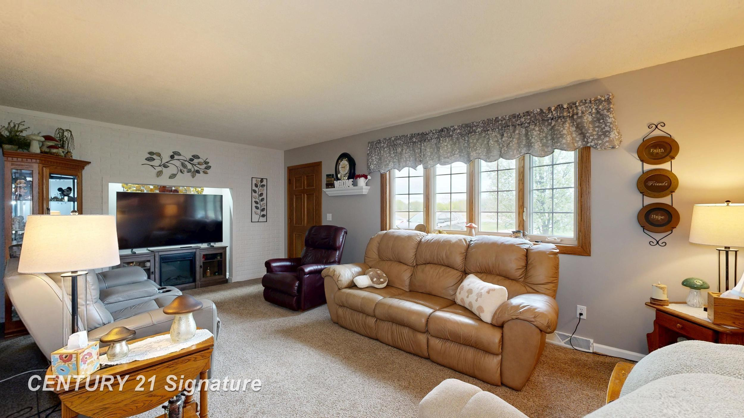 10371 Tittabawassee Road, Freeland, MI 48623 — Photo 9