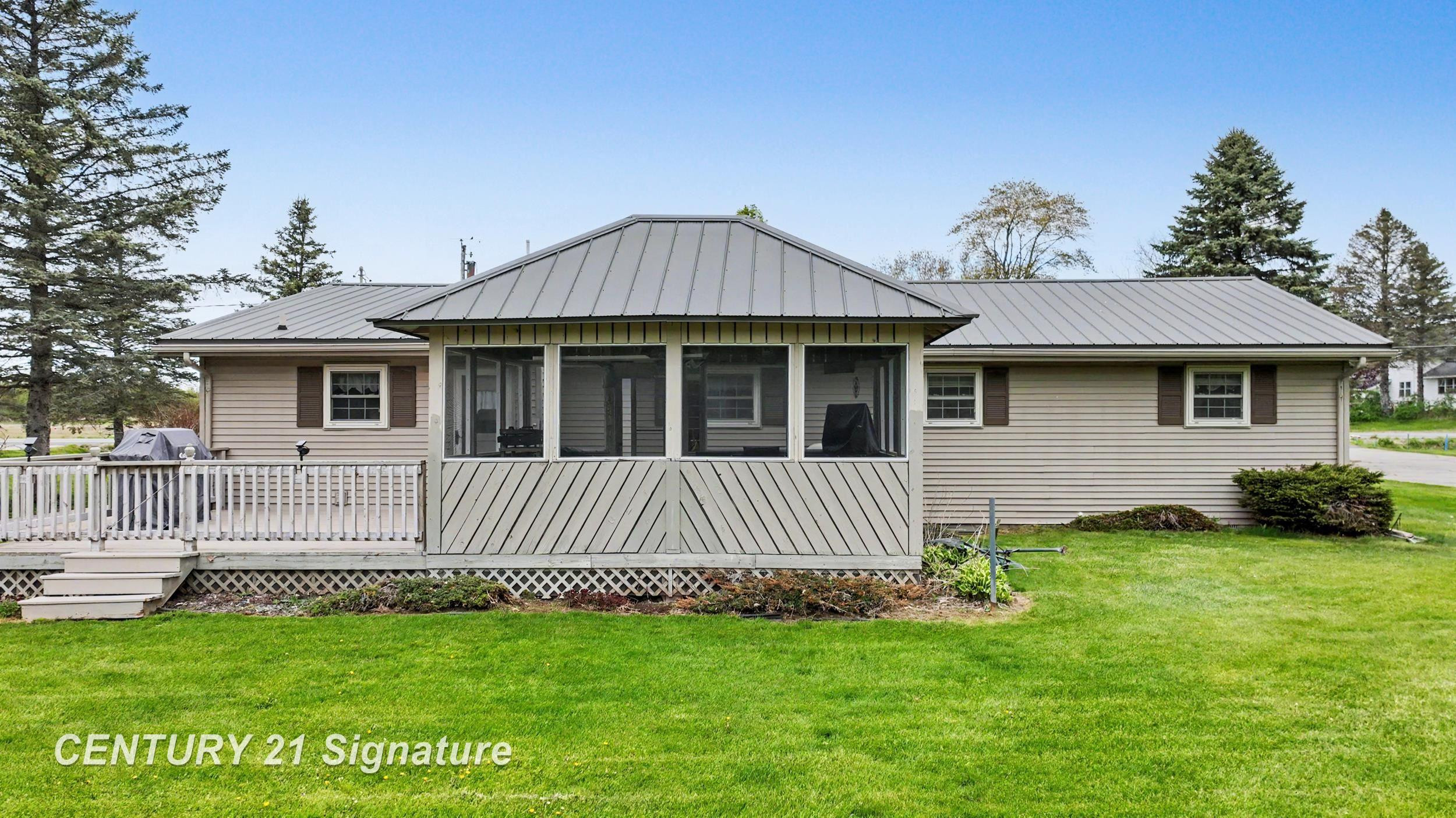 10371 Tittabawassee Road, Freeland, MI 48623 — Photo 31