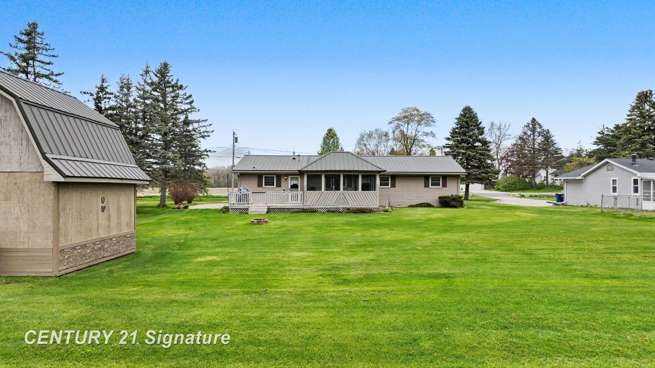 10371 Tittabawassee Road, Freeland, MI 48623 — Photo 32