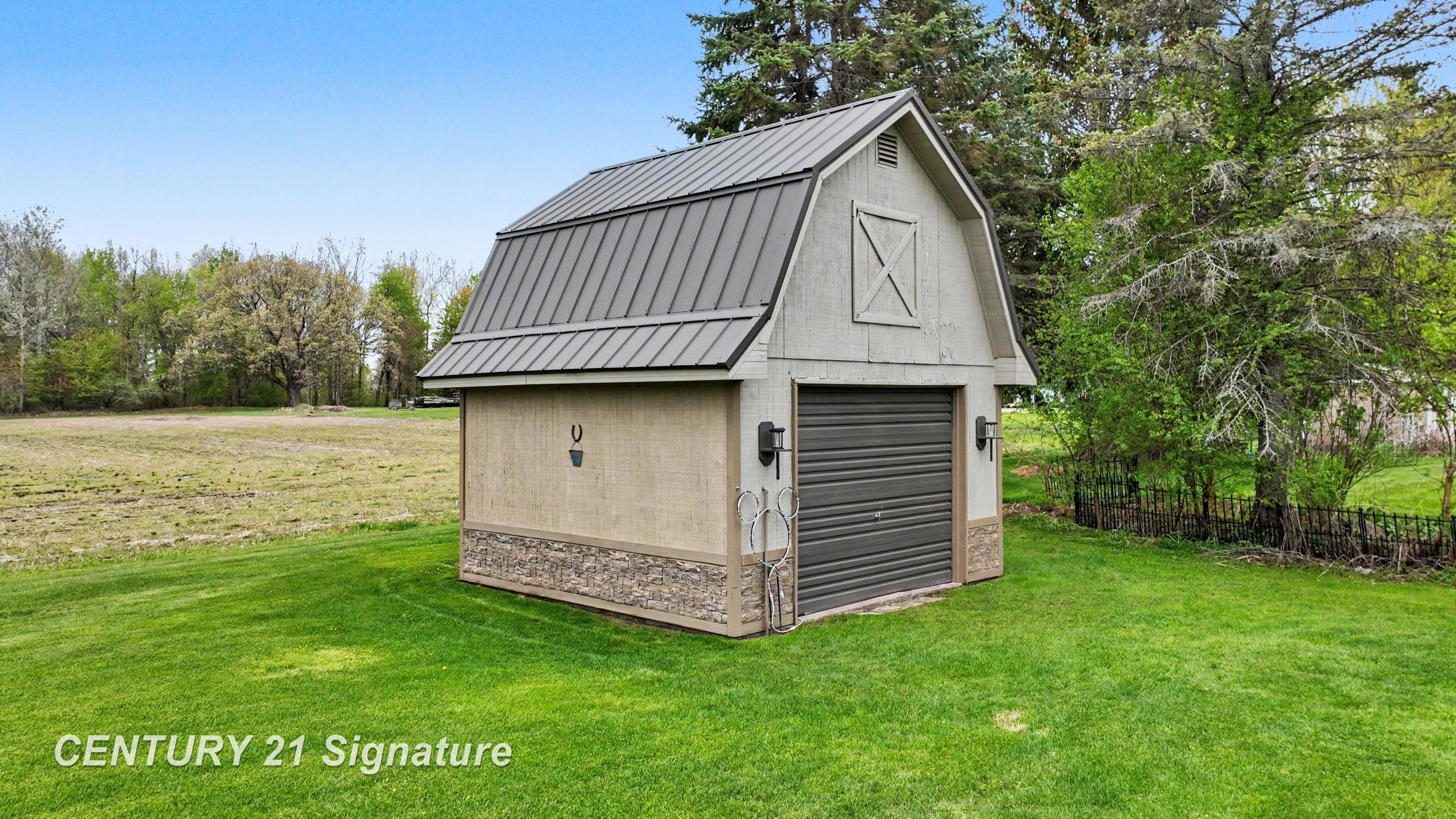 10371 Tittabawassee Road, Freeland, MI 48623 — Photo 36