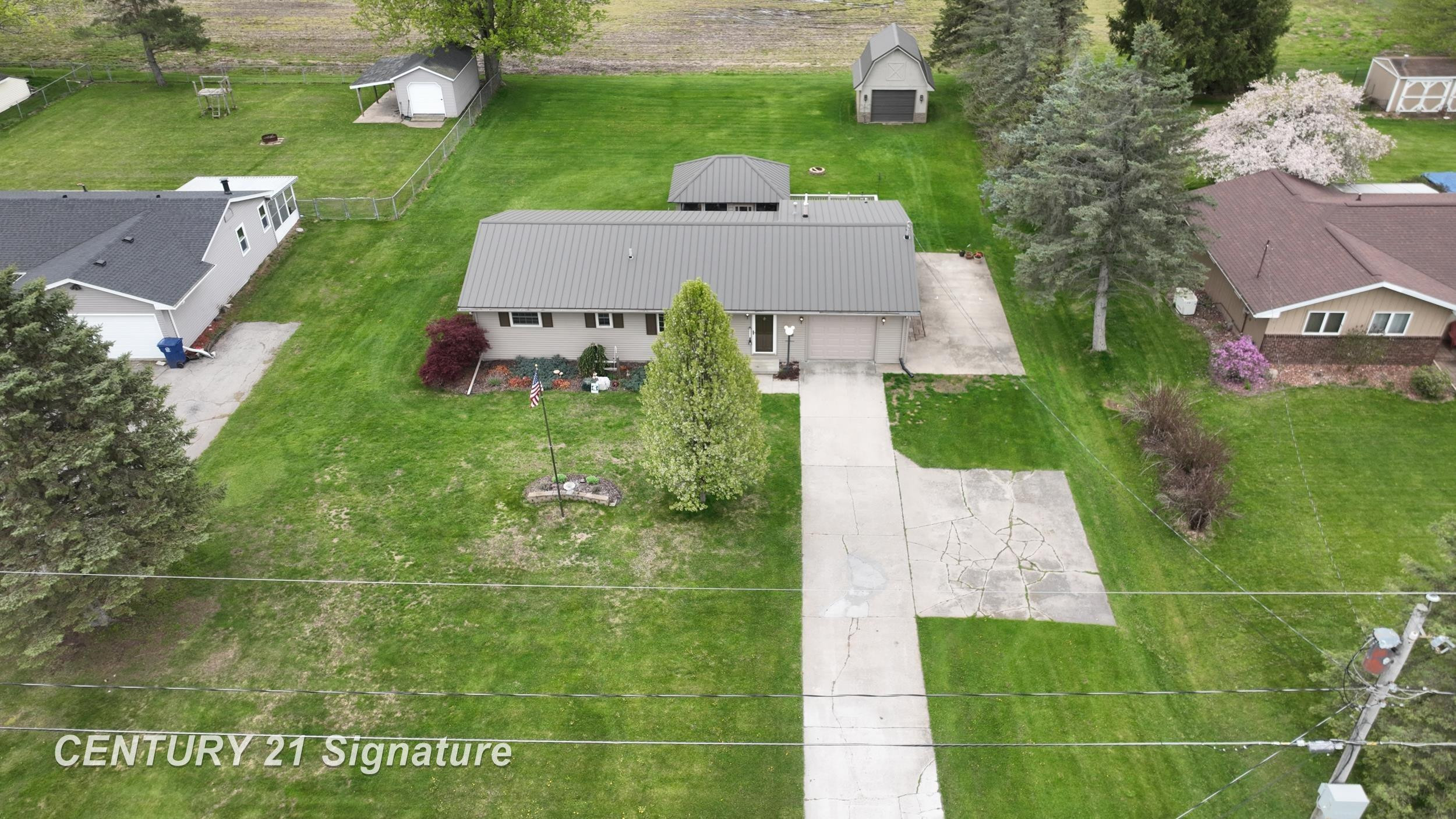 10371 Tittabawassee Road, Freeland, MI 48623 — Photo 37
