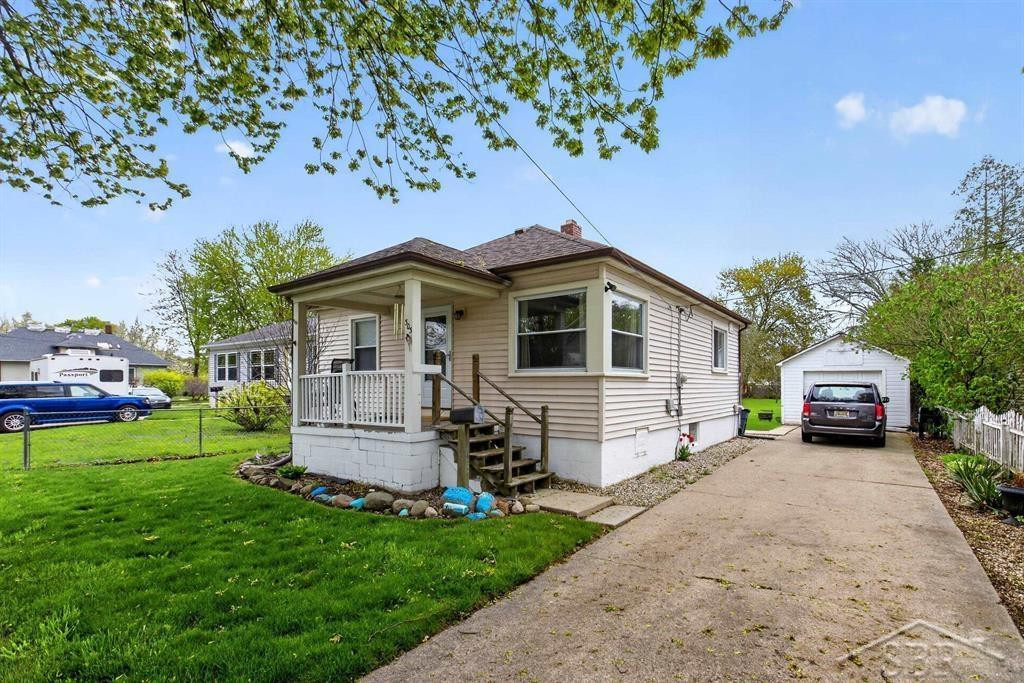 303 Marshall Street, Essexville, MI 48732 — Photo 2