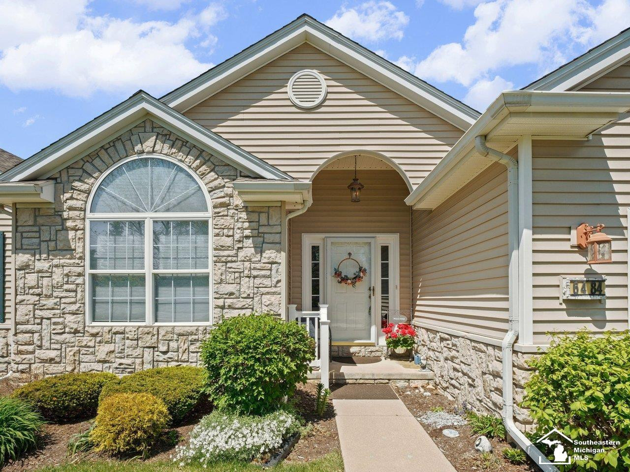 6484 Black Diamond Lane, 40, Lambertville, MI 48144 — Photo 3