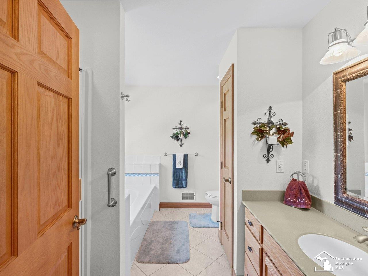6484 Black Diamond Lane, 40, Lambertville, MI 48144 — Photo 22