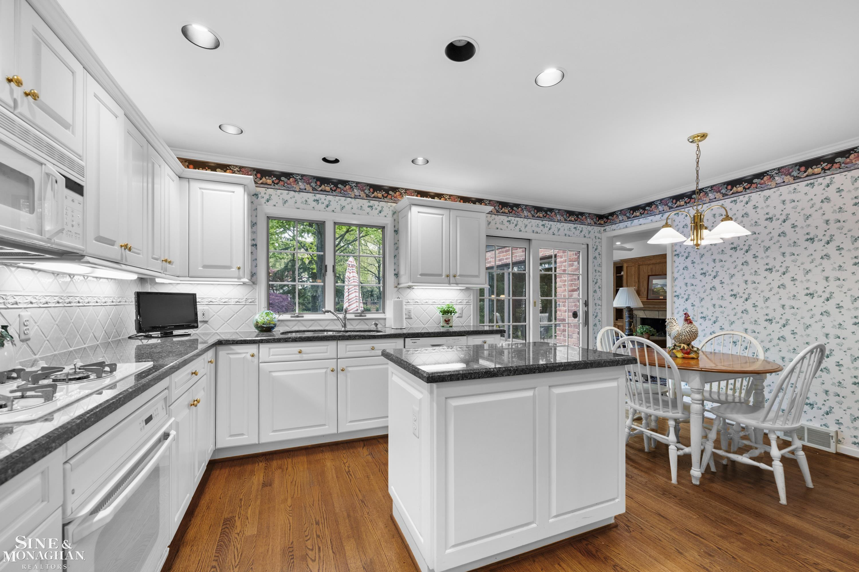 96 Moran Road, Grosse Pointe Farms, MI 48236 — Photo 21