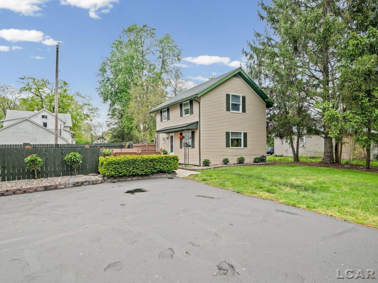 106 W Walnut Street, Petersburg, MI 49270 — front exterior