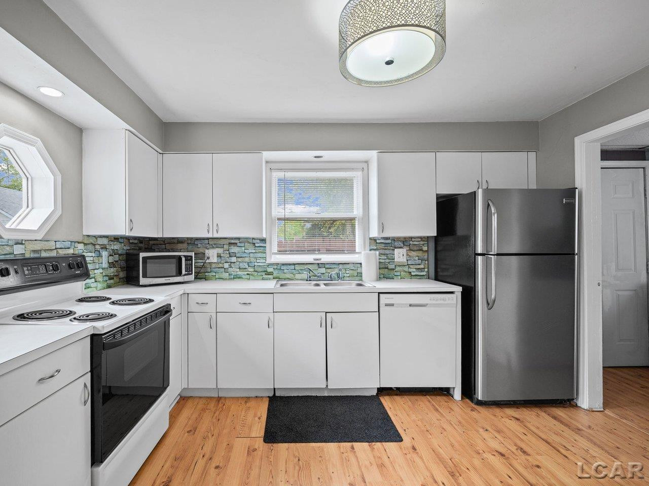 106 W Walnut Street, Petersburg, MI 49270 — Photo 9