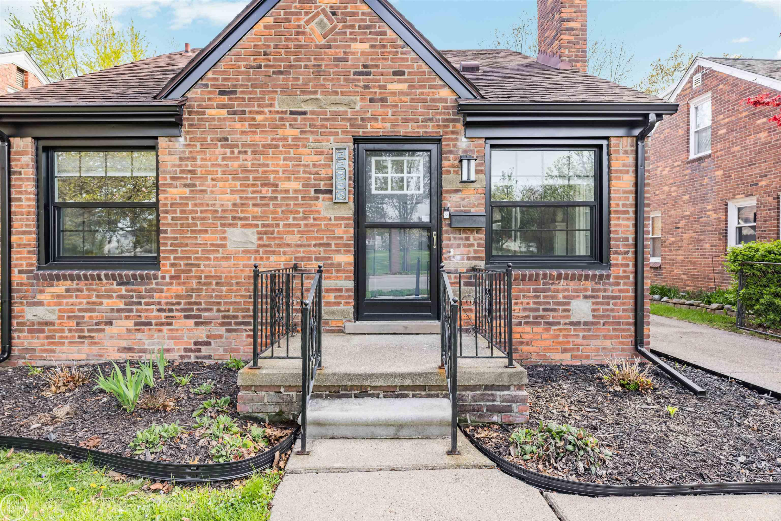 22328 TROMBLY Street, Saint Clair Shores, MI 48080 — Photo 2