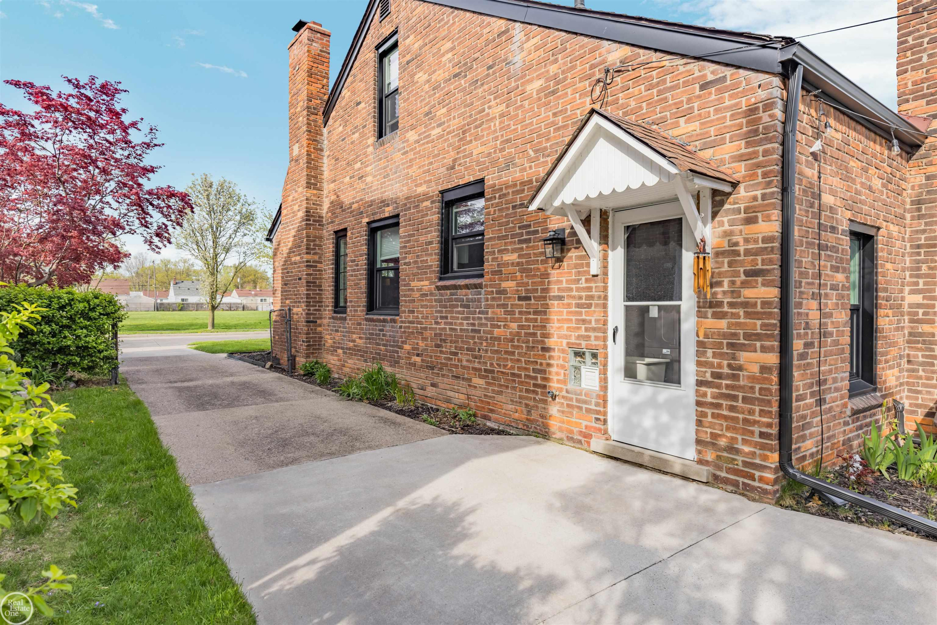 22328 TROMBLY Street, Saint Clair Shores, MI 48080 — Photo 5