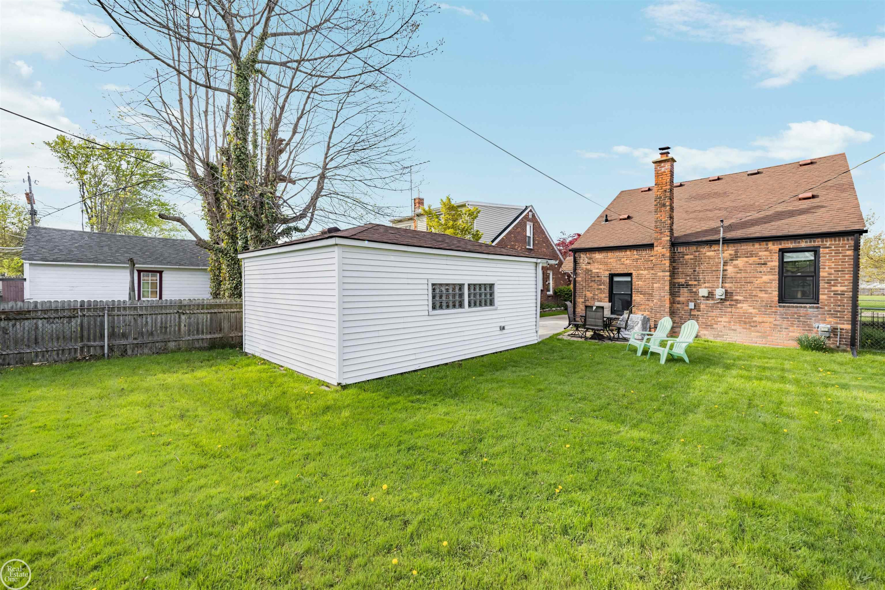 22328 TROMBLY Street, Saint Clair Shores, MI 48080 — Photo 6