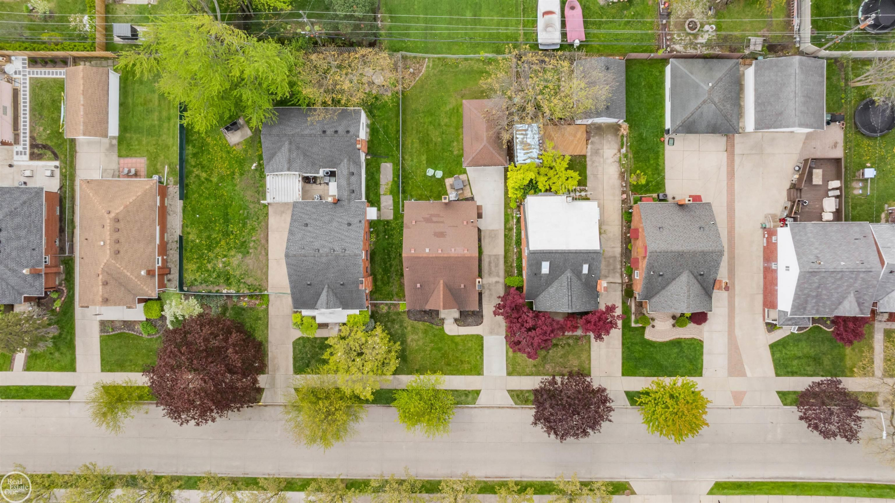 22328 TROMBLY Street, Saint Clair Shores, MI 48080 — Photo 8