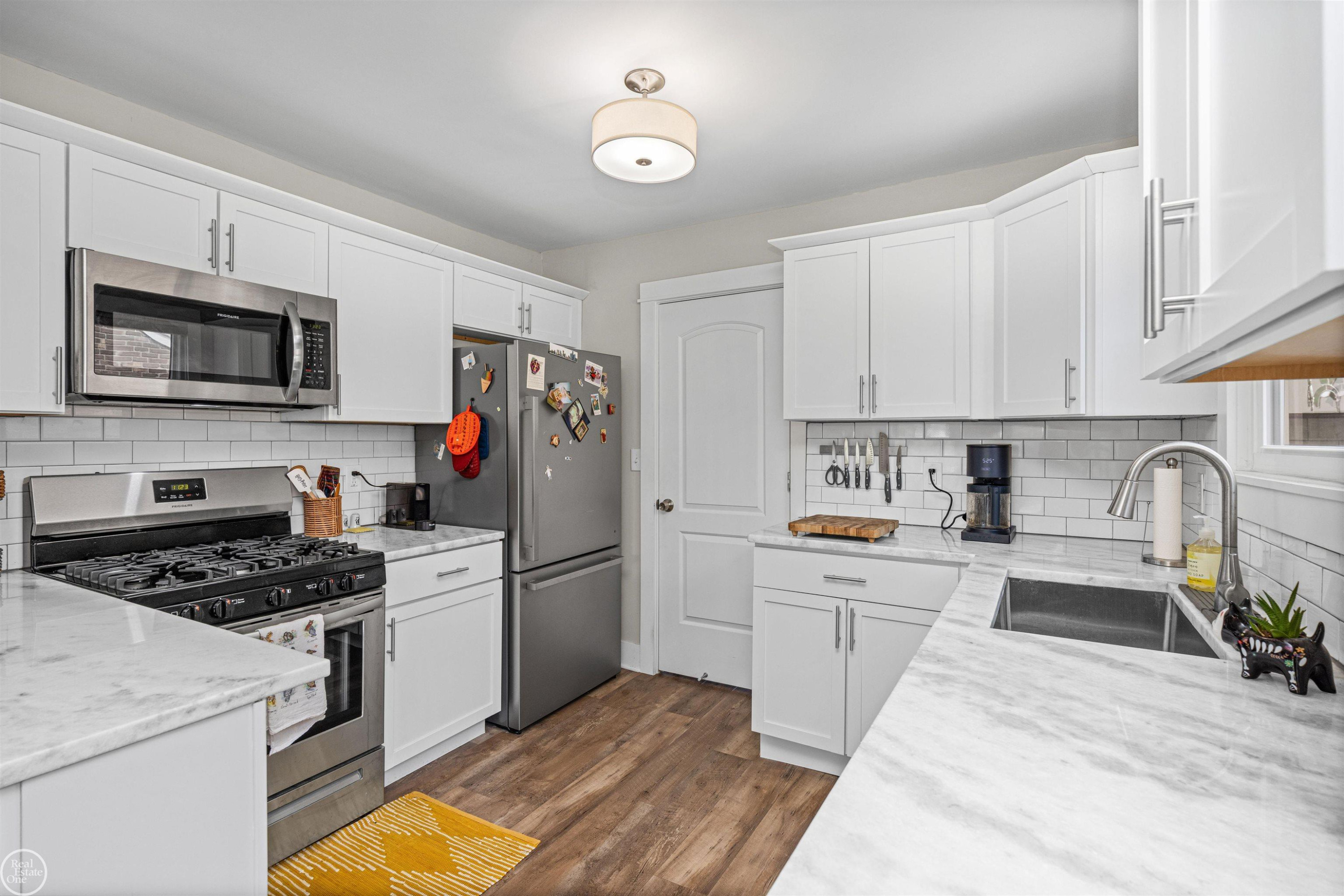 22328 TROMBLY Street, Saint Clair Shores, MI 48080 — Photo 16