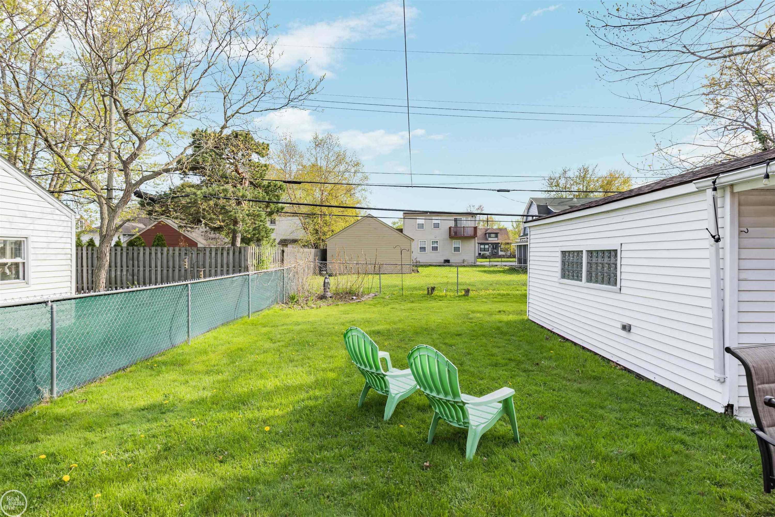 22328 TROMBLY Street, Saint Clair Shores, MI 48080 — Photo 39