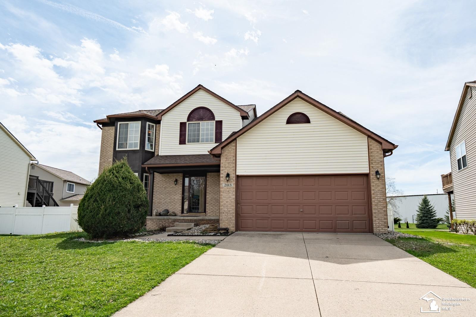 203 Dundee Ridge Drive, Dundee, MI 48131