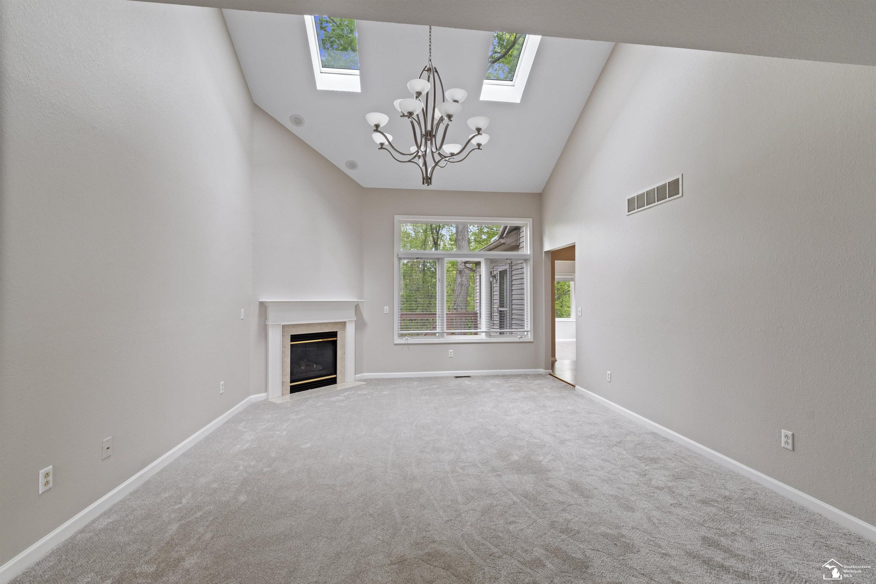 6647 Greenbriar Lane, Temperance, MI 48182 — Photo 4