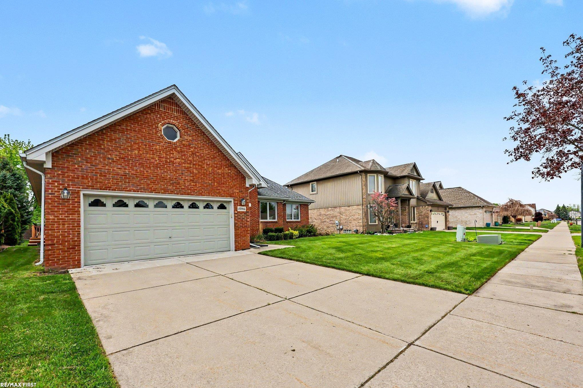 15916 French Creek Drive, Fraser, MI 48026 — Photo 3