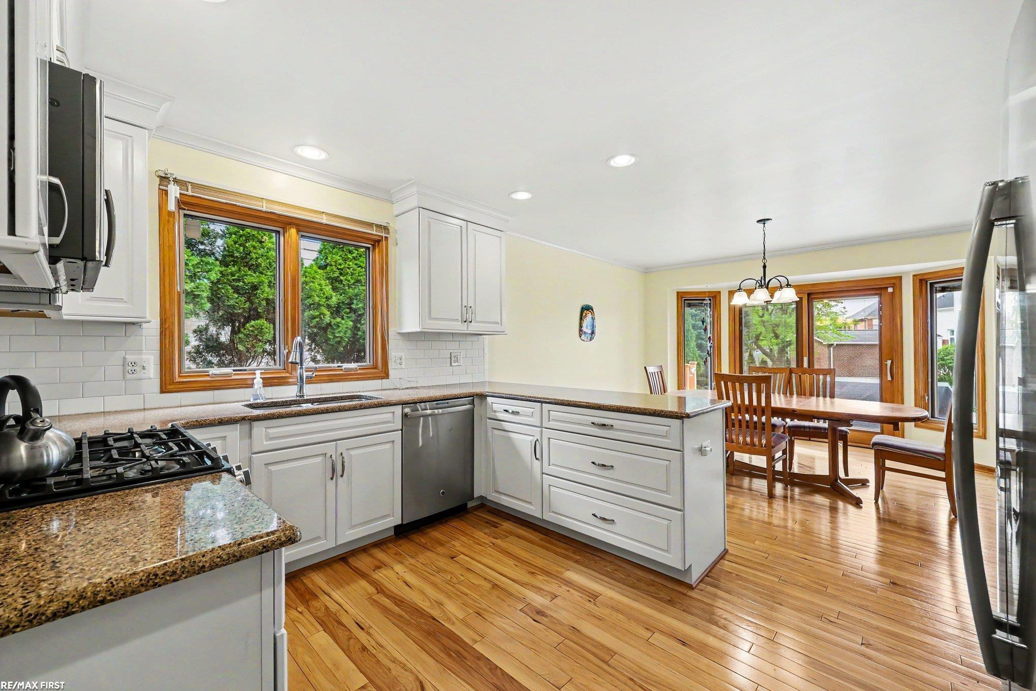 15916 French Creek Drive, Fraser, MI 48026 — Photo 11