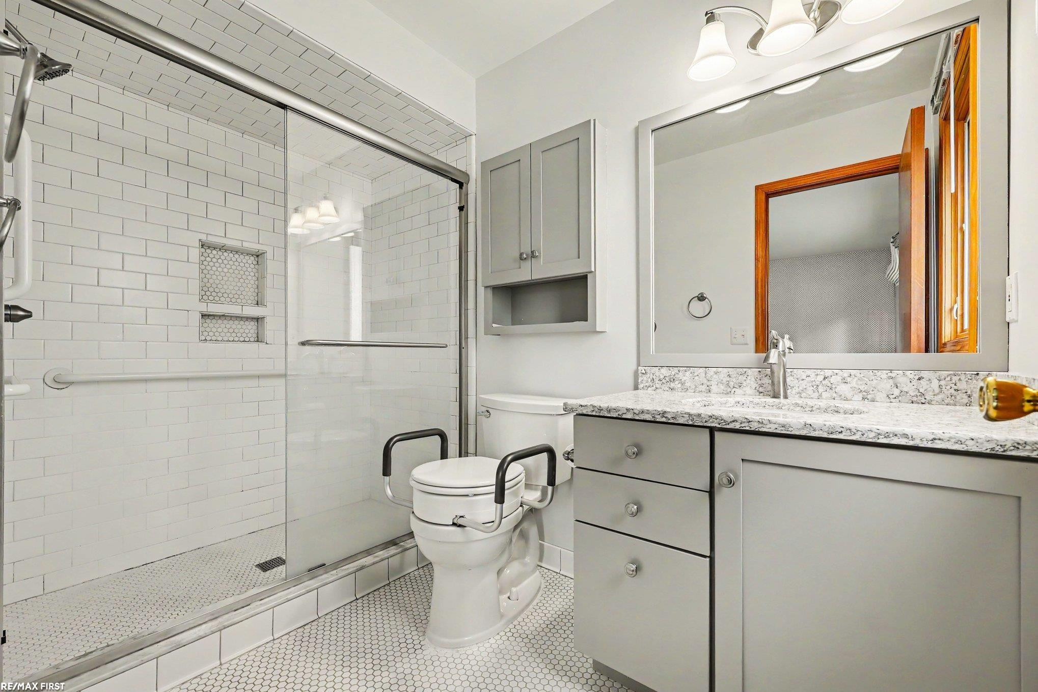 15916 French Creek Drive, Fraser, MI 48026 — Photo 18