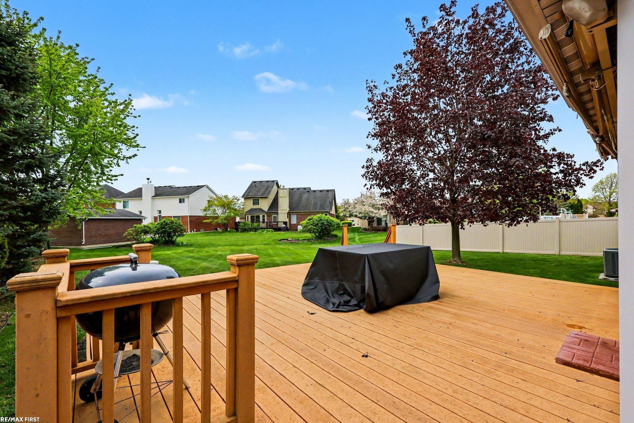 15916 French Creek Drive, Fraser, MI 48026 — Photo 27
