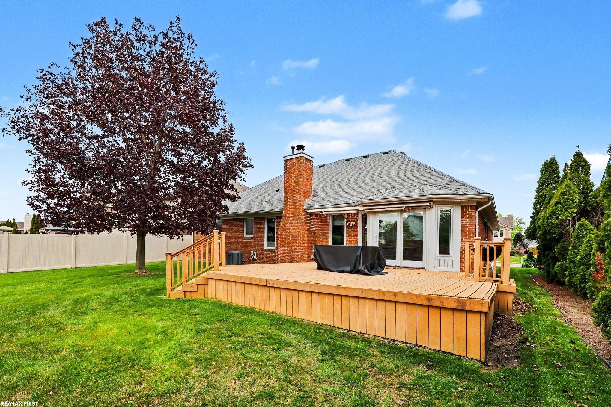 15916 French Creek Drive, Fraser, MI 48026 — Photo 29