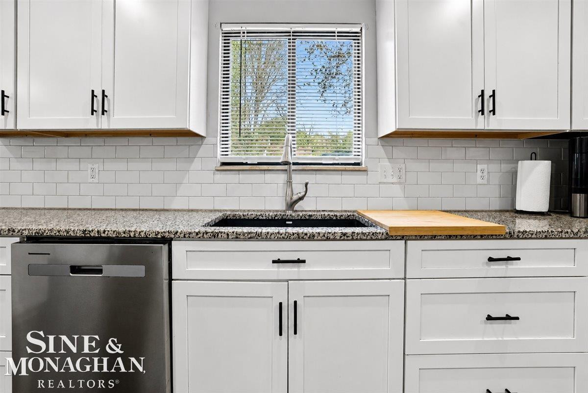 360 Constitution Avenue, Marysville, MI 48040 — Photo 9
