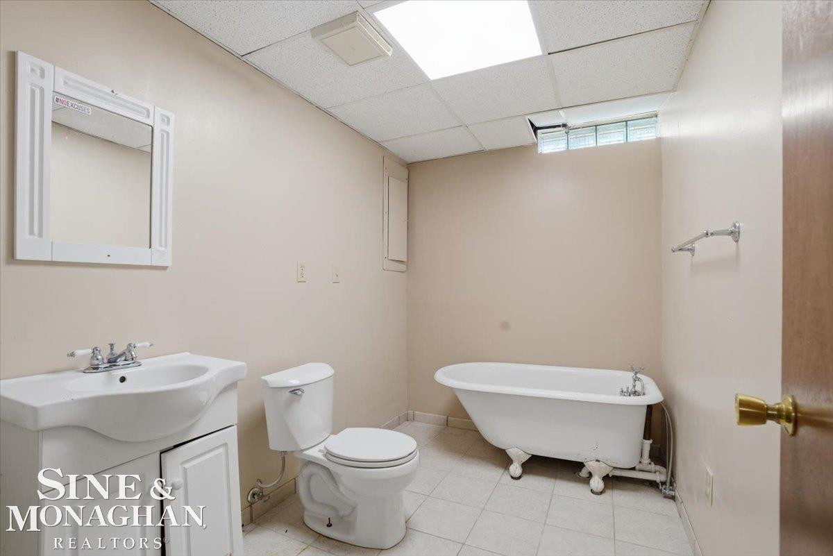 360 Constitution Avenue, Marysville, MI 48040 — Photo 27