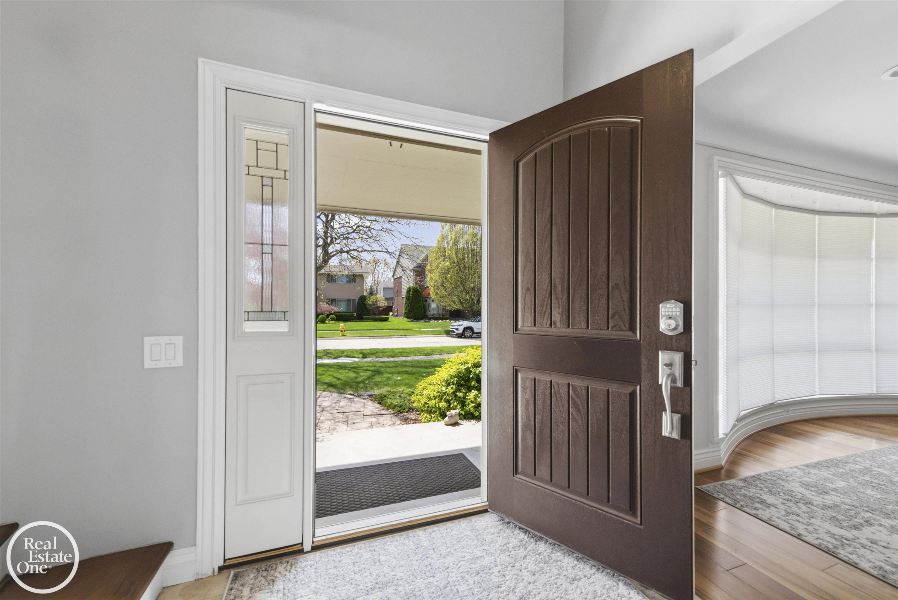 812 Moorland Drive, Grosse Pointe Woods, MI 48236 — Photo 4
