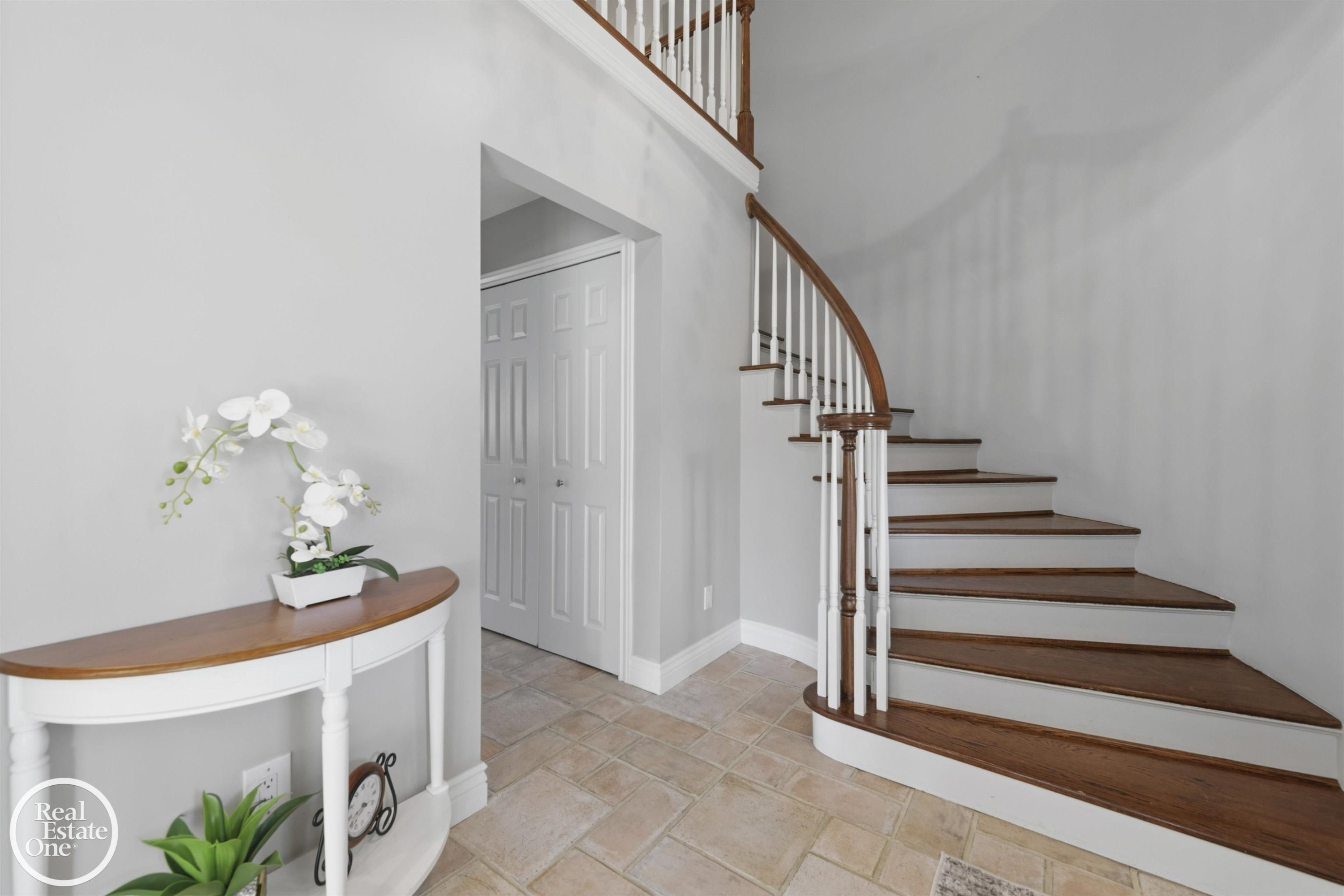 812 Moorland Drive, Grosse Pointe Woods, MI 48236 — Photo 5