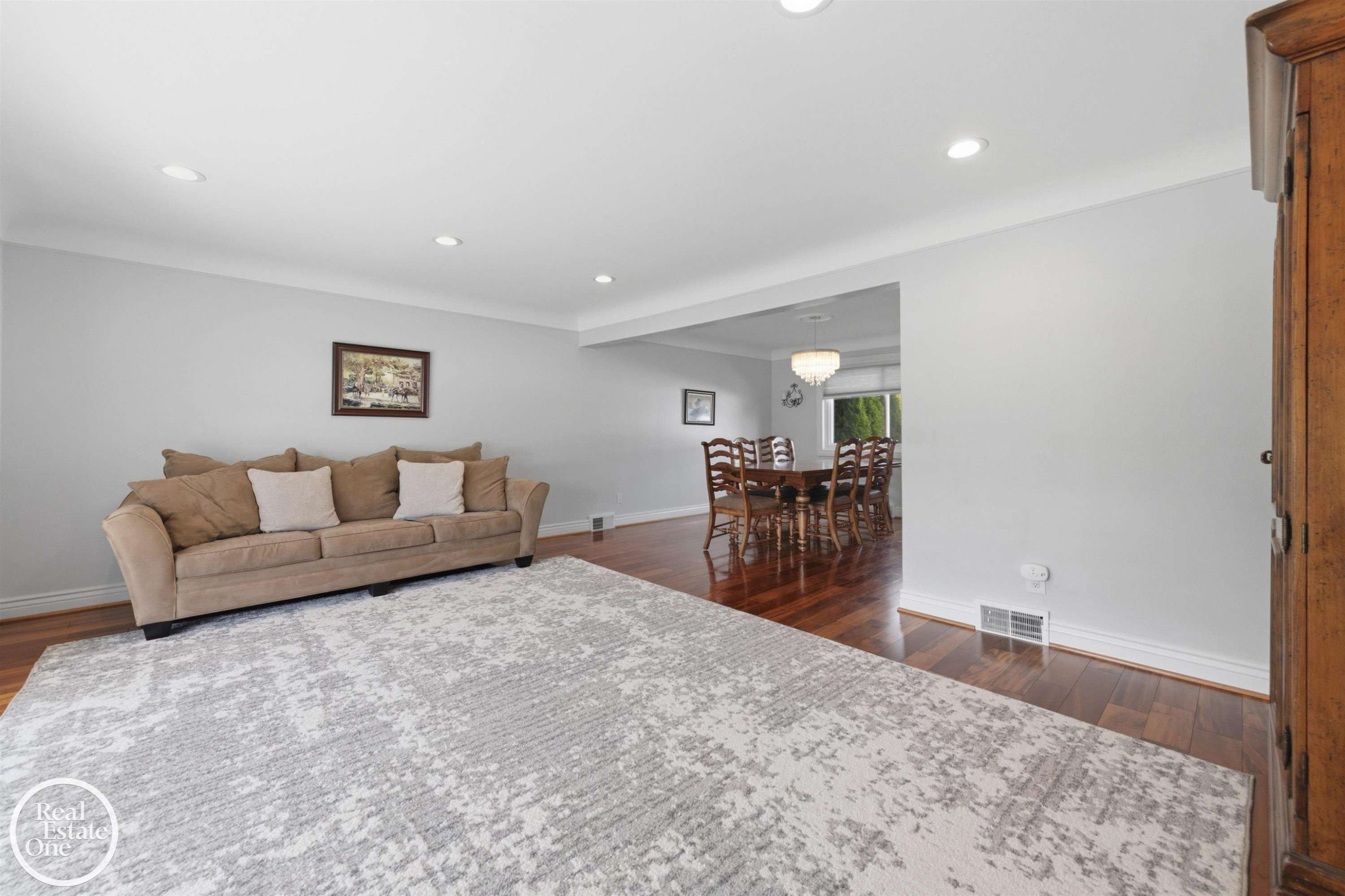 812 Moorland Drive, Grosse Pointe Woods, MI 48236 — Photo 7