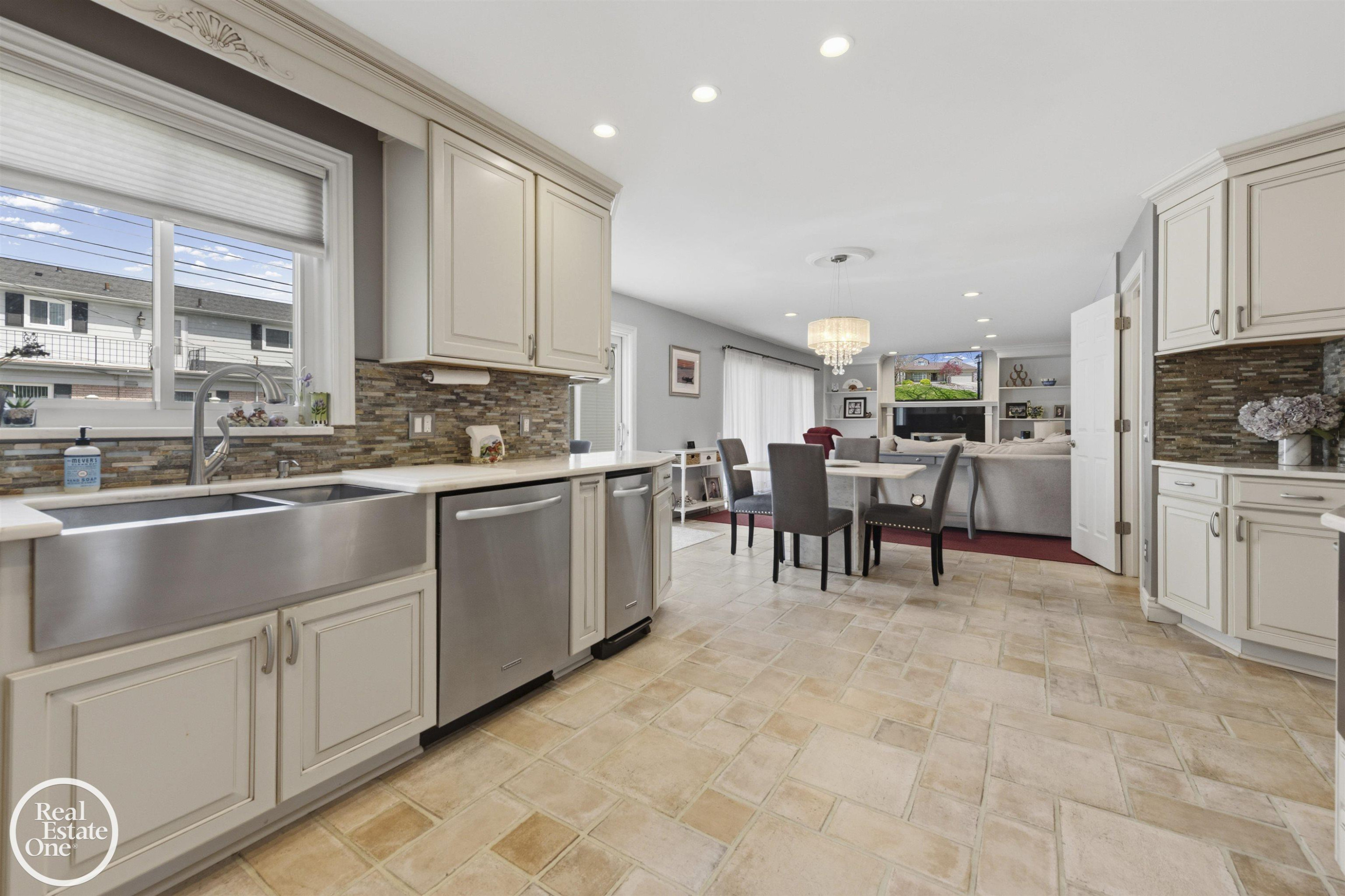 812 Moorland Drive, Grosse Pointe Woods, MI 48236 — Photo 10