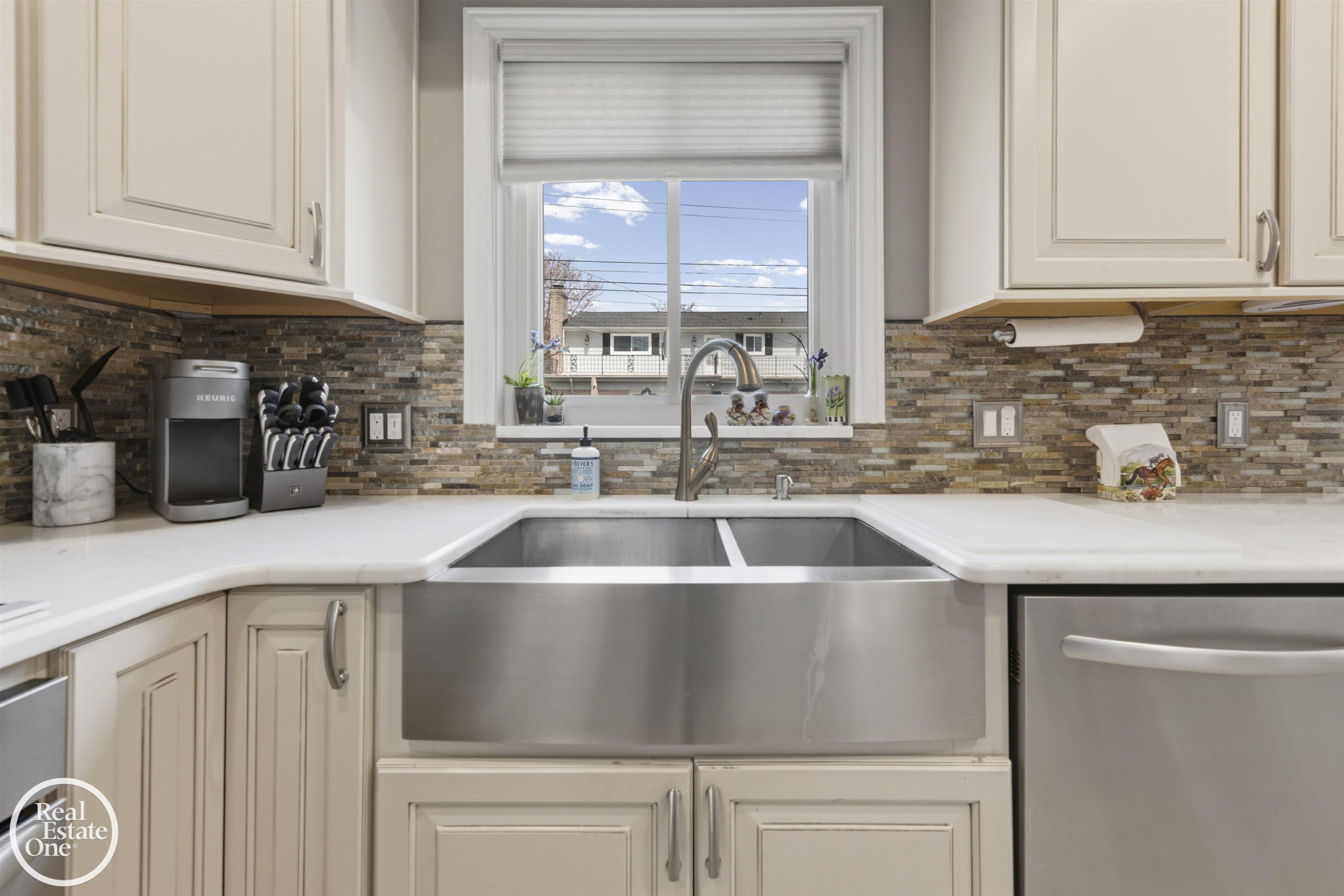 812 Moorland Drive, Grosse Pointe Woods, MI 48236 — Photo 11
