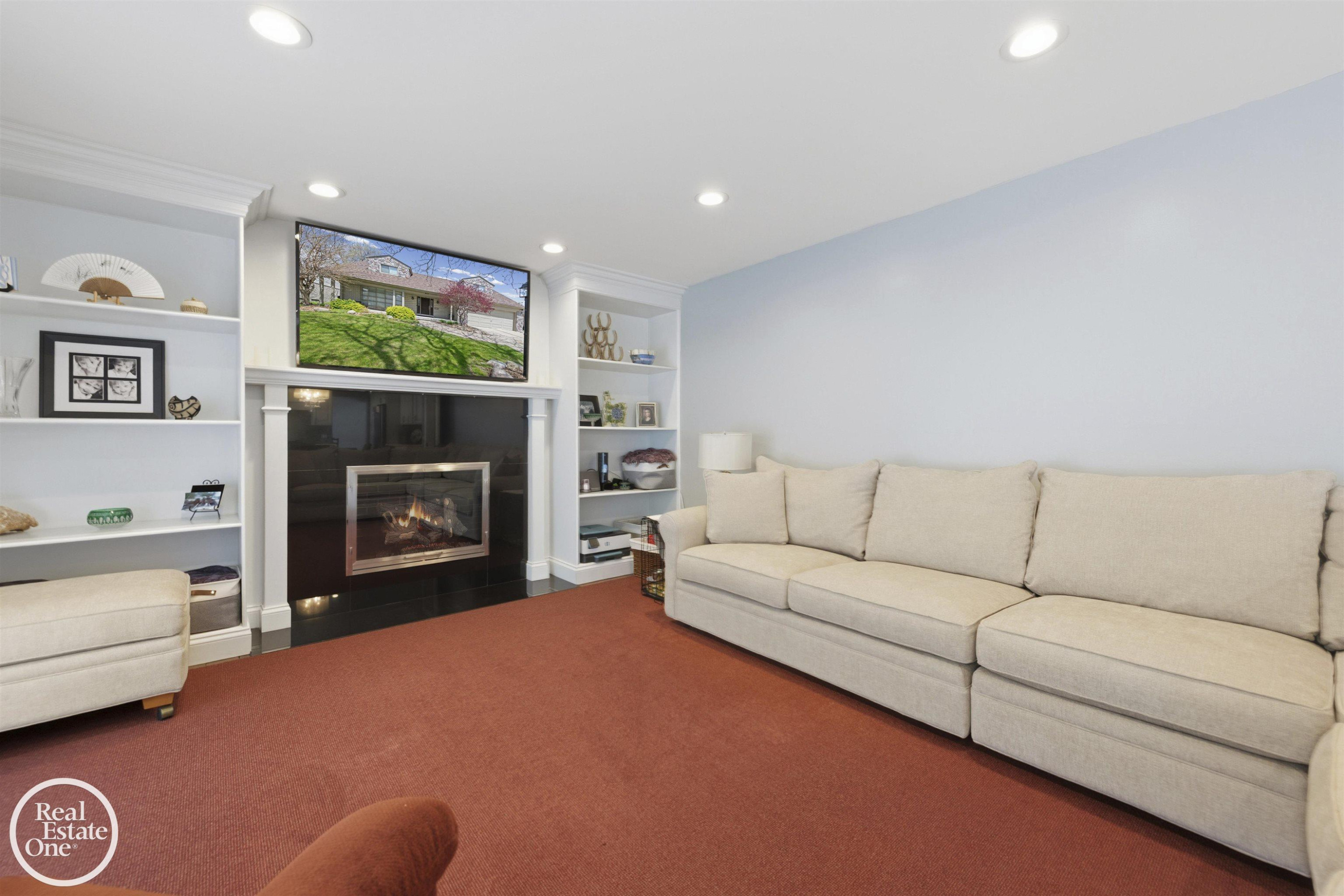 812 Moorland Drive, Grosse Pointe Woods, MI 48236 — Photo 13